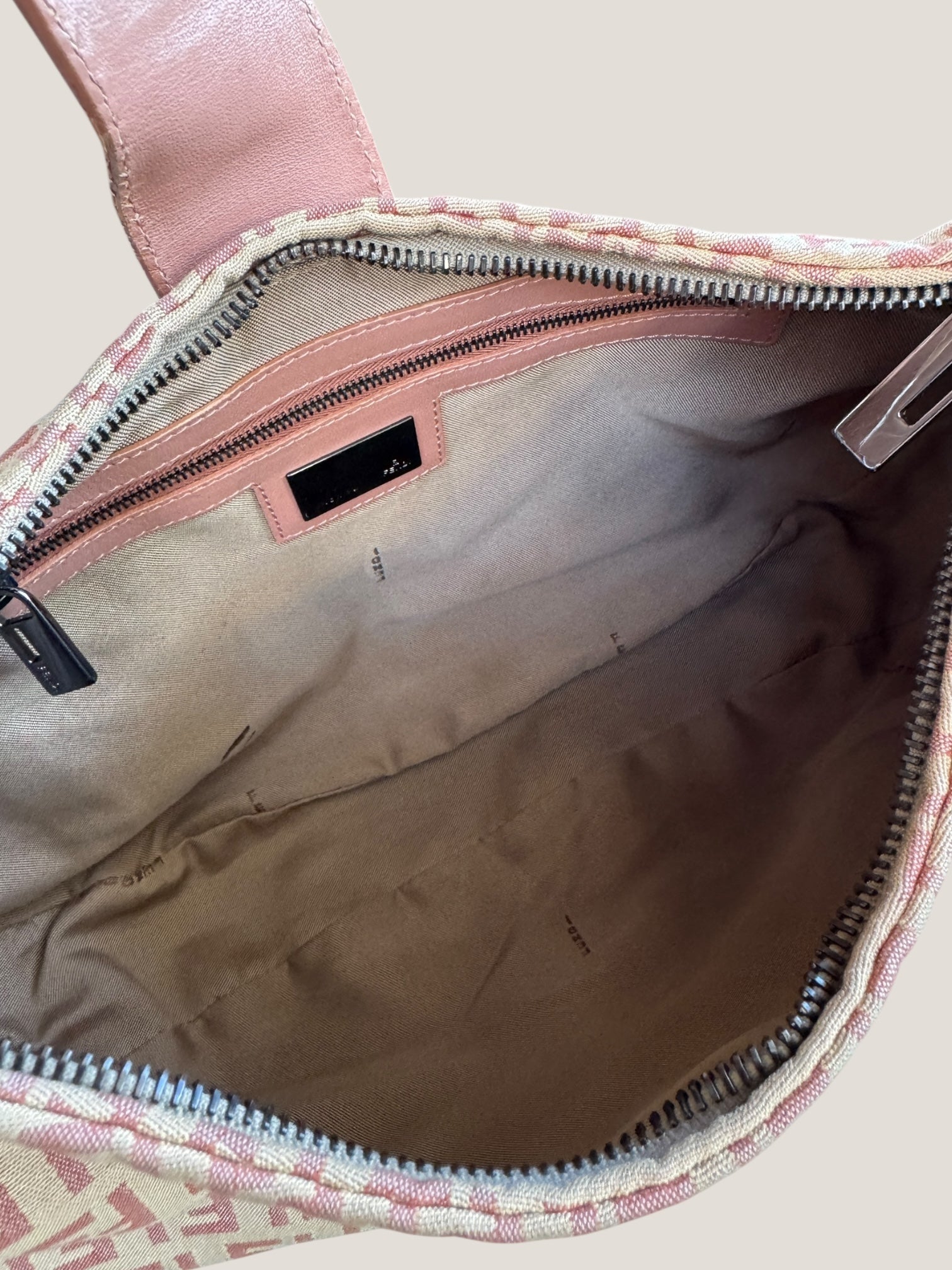 Fendi Baguette Half Moon Monogram Rosa