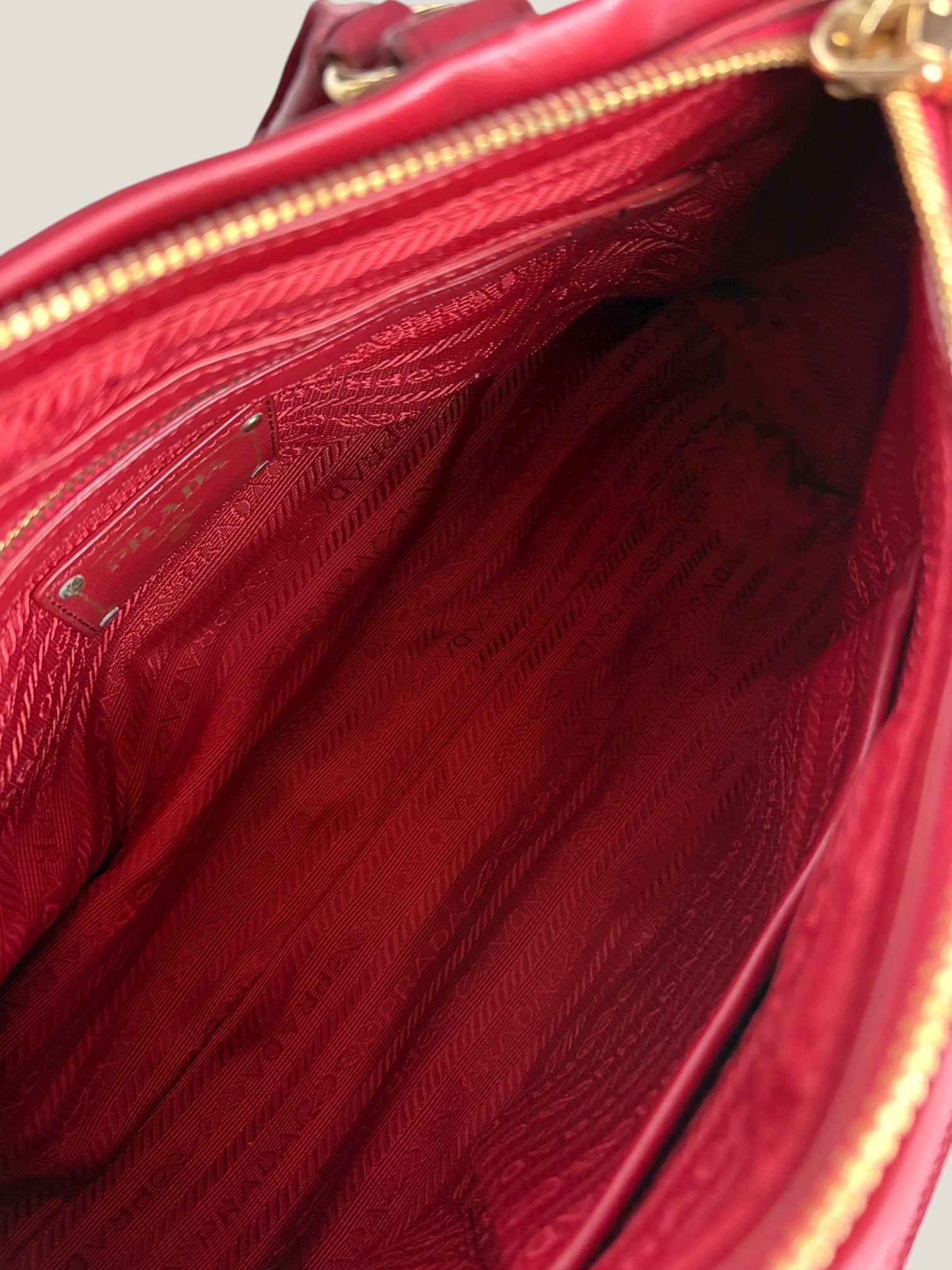 PRADA BOSTON IN PELLE ROSSA