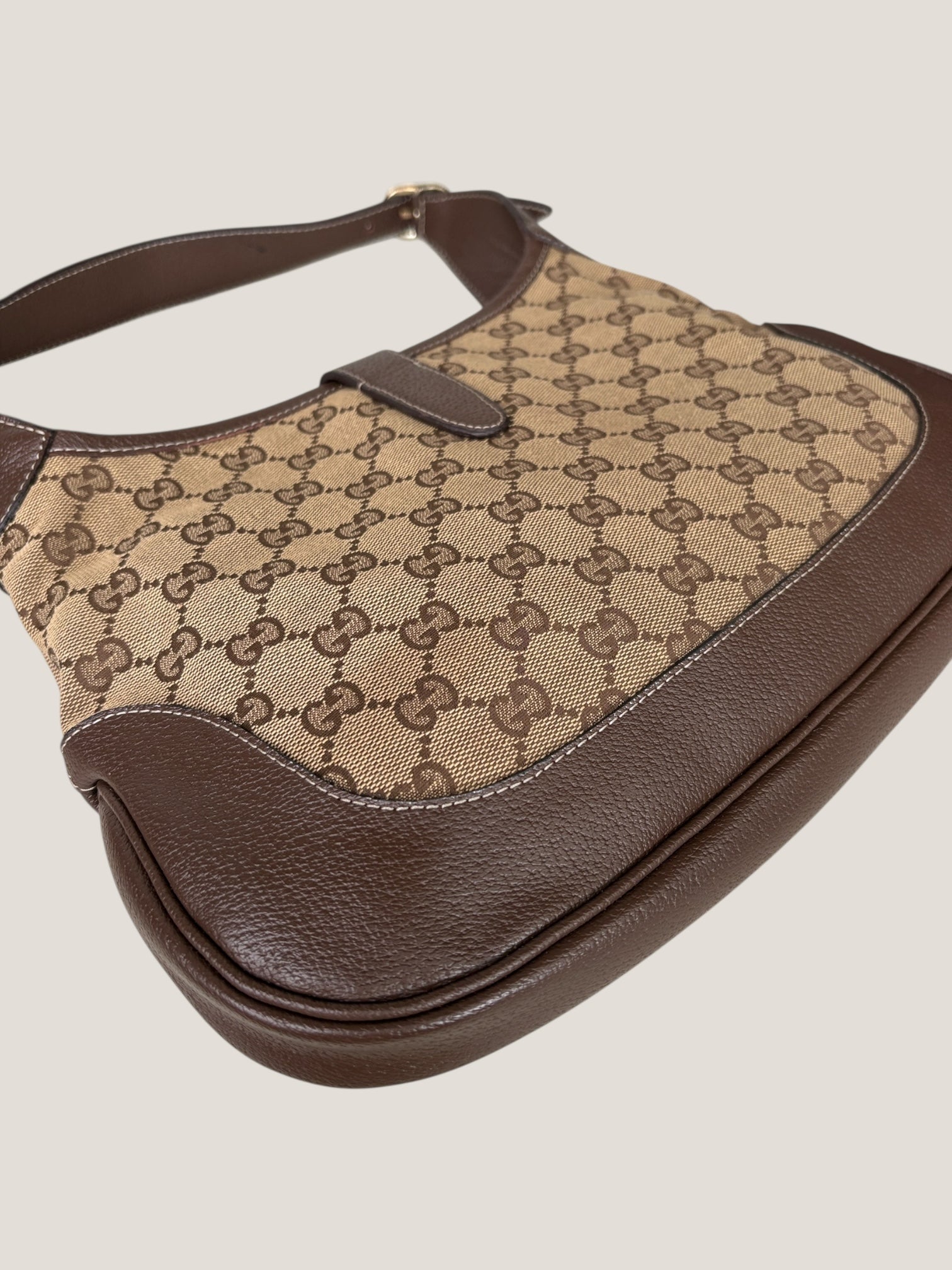 Gucci Jackie GG Canvas con dettaglio Piston
