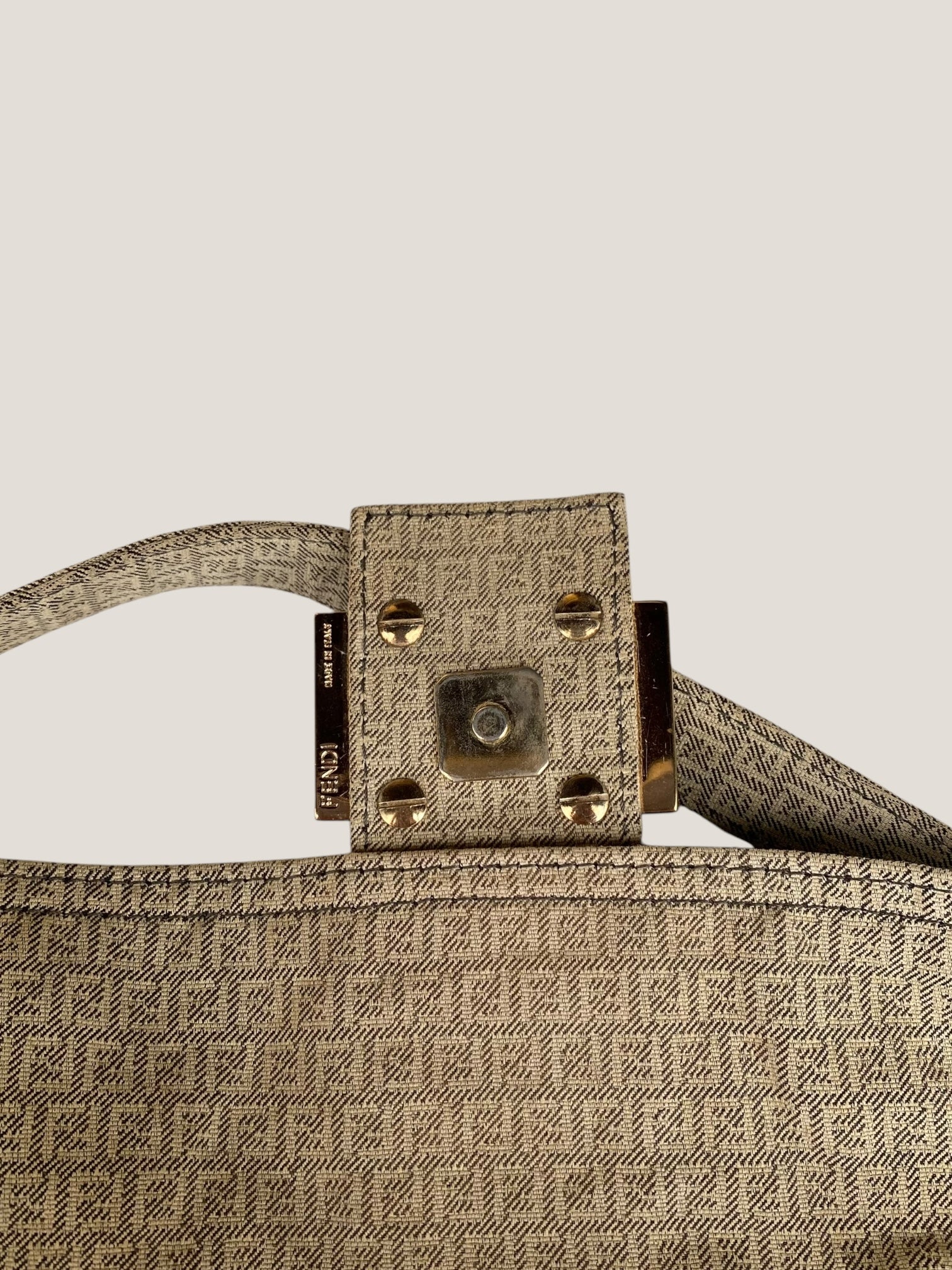 Fendi baguette in tessuto monogram