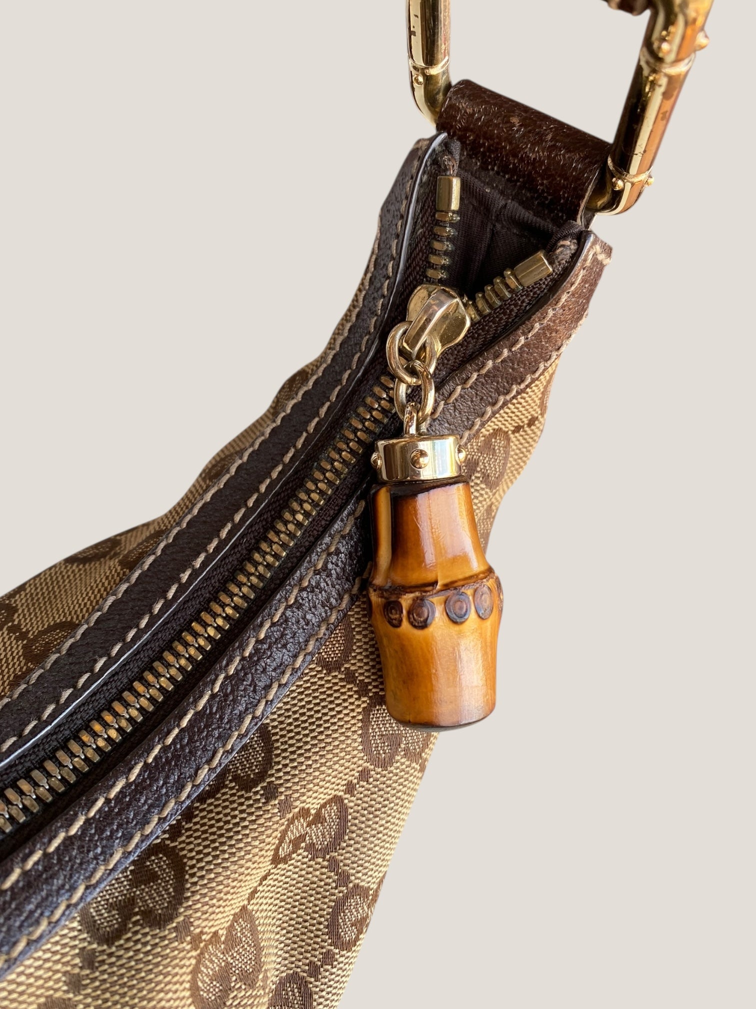 Gucci Hobo con dettaglio bamboo e tessuto GG