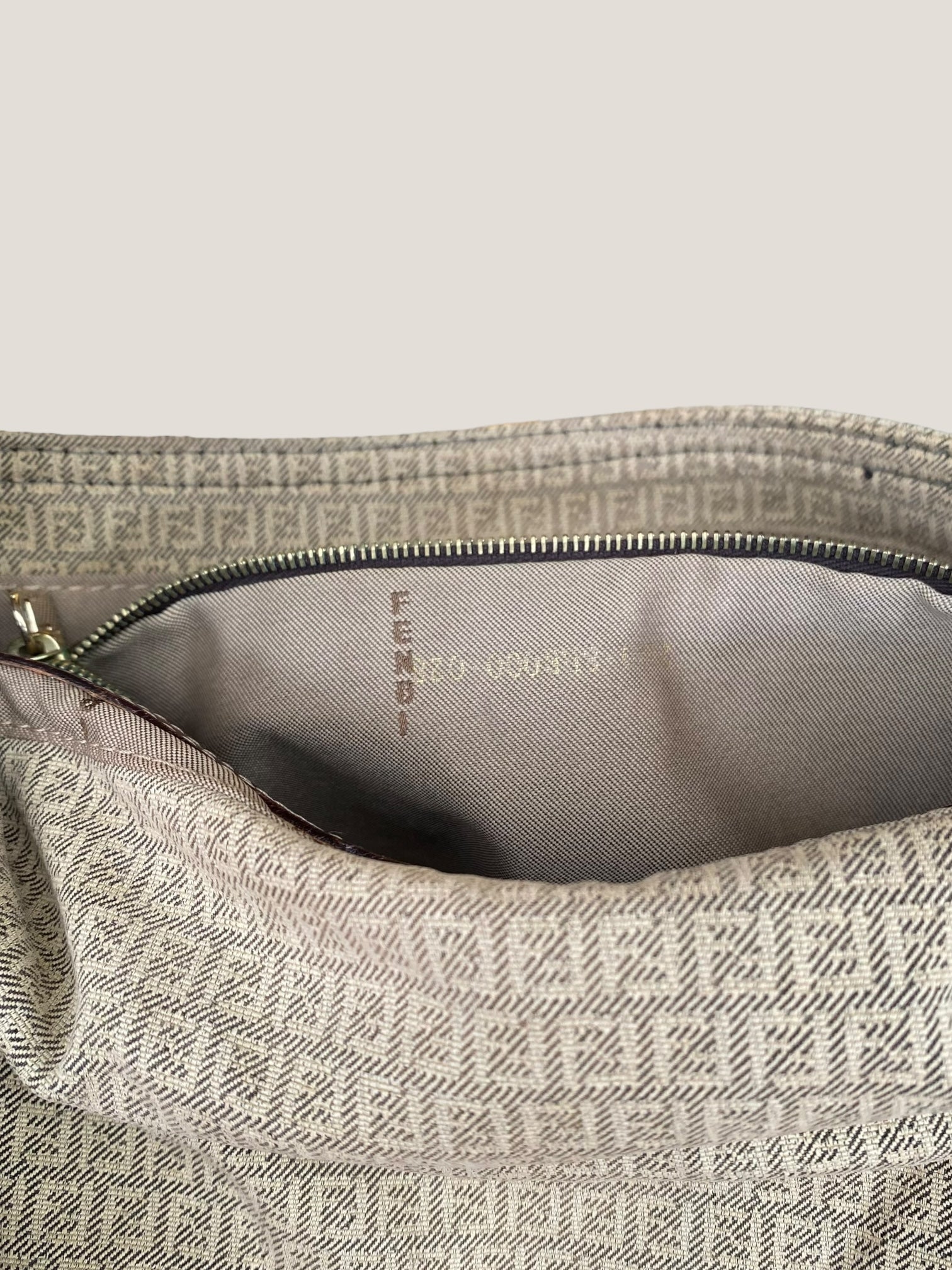 Fendi baguette in tessuto monogram