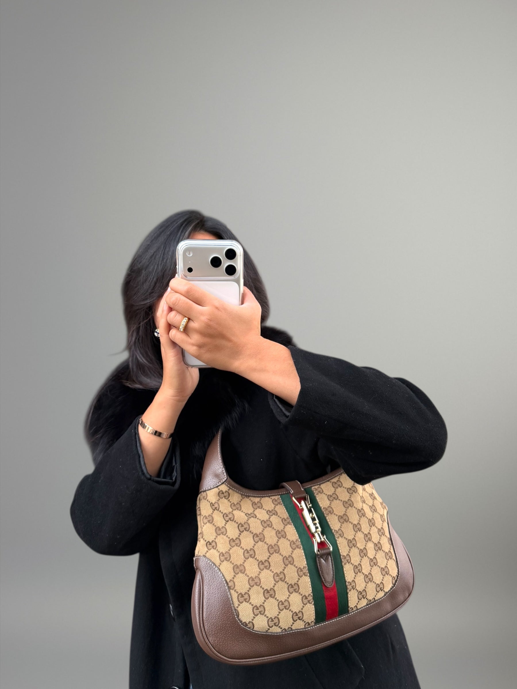 Gucci Jackie GG Canvas con dettaglio Piston