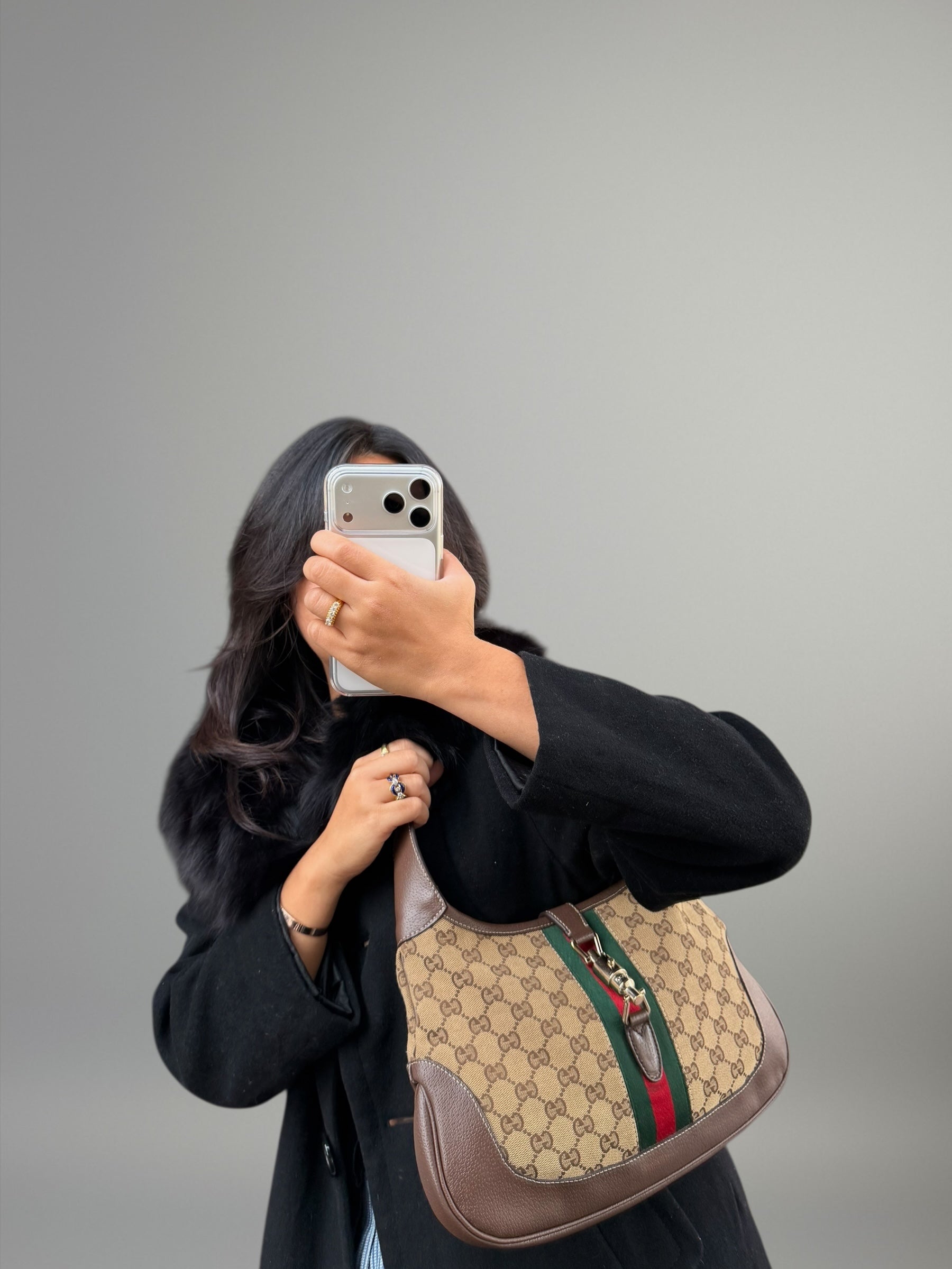 Gucci Jackie GG Canvas con dettaglio Piston