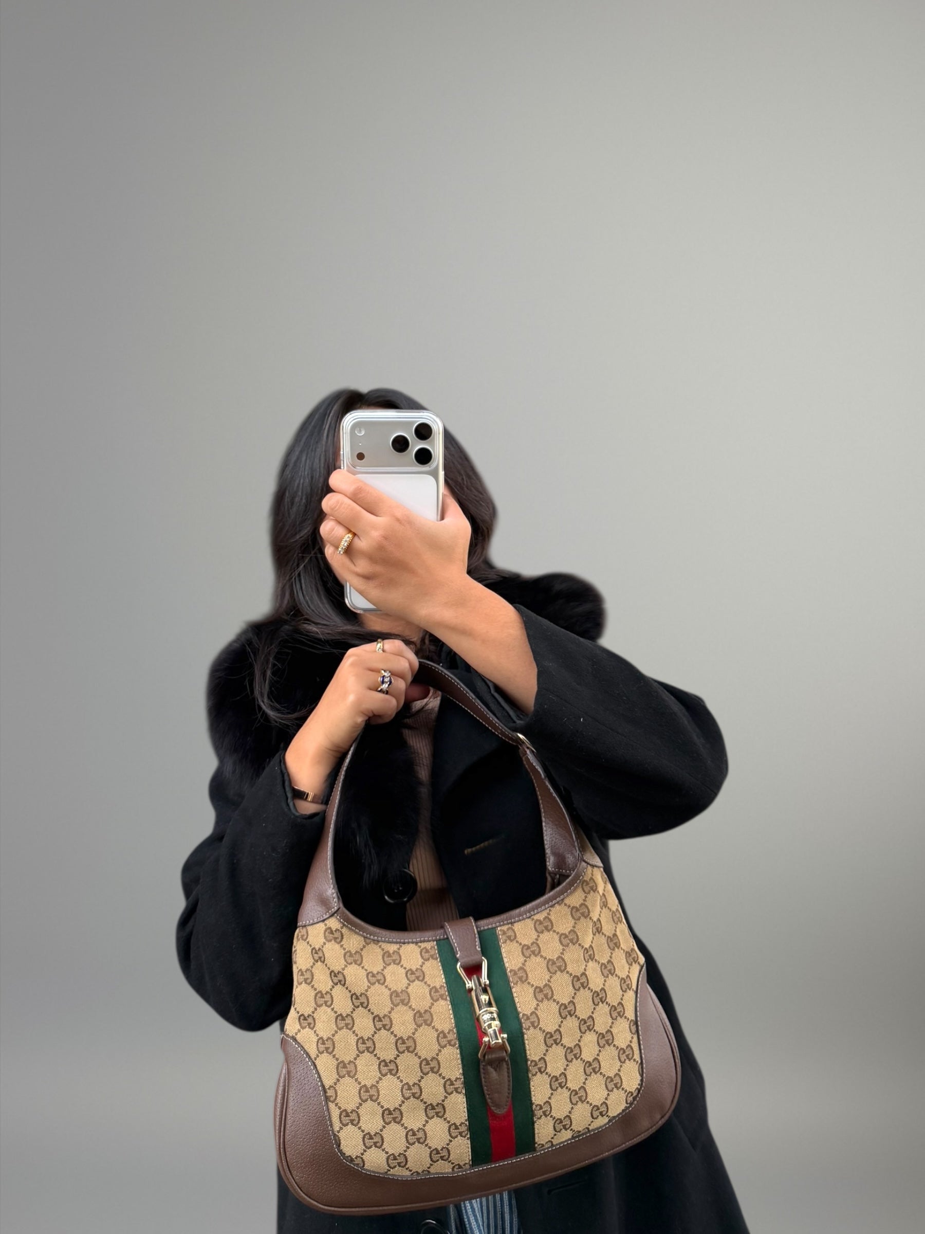 Gucci Jackie GG Canvas con dettaglio Piston