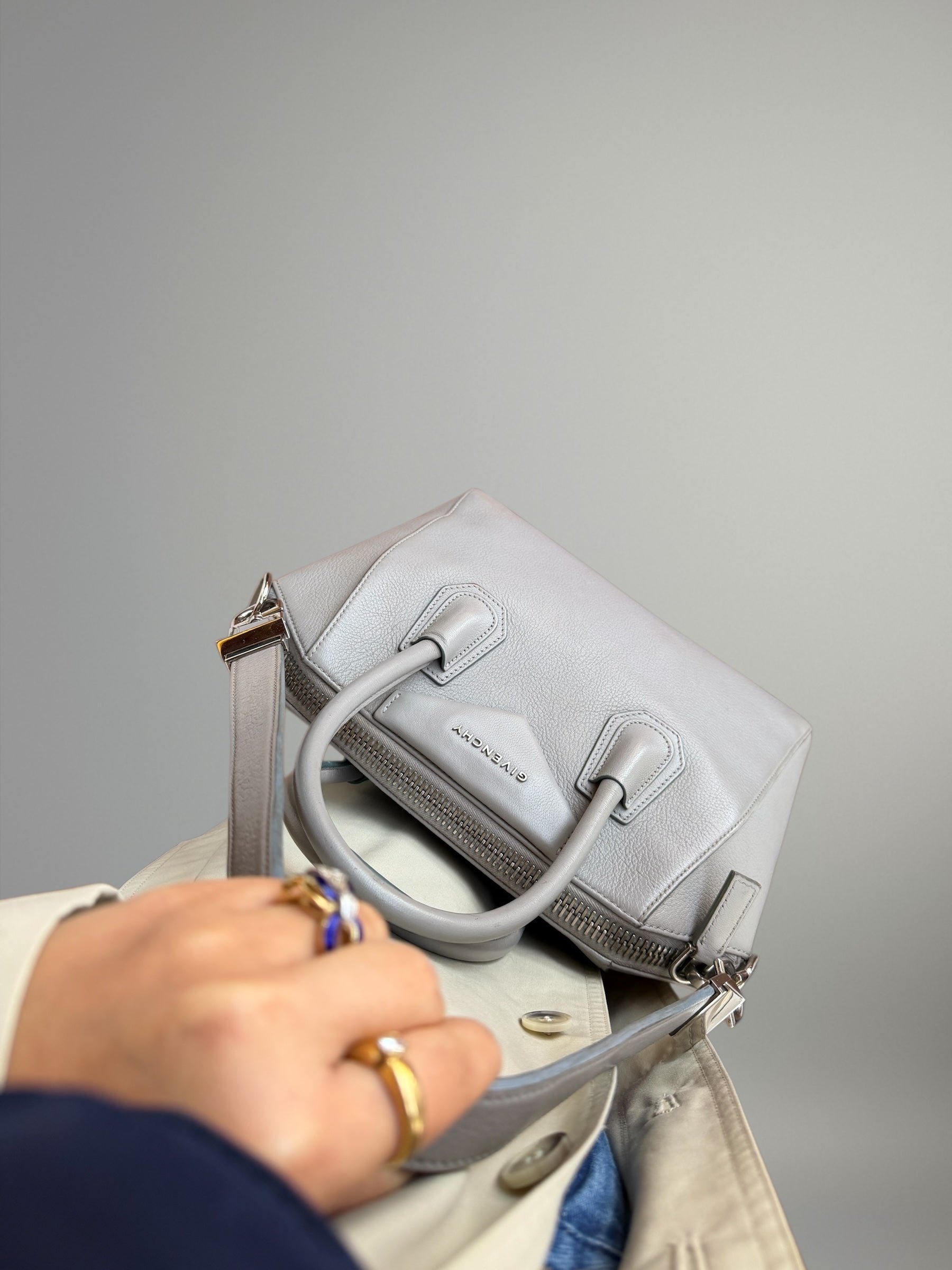 Givenchy Antigona Small