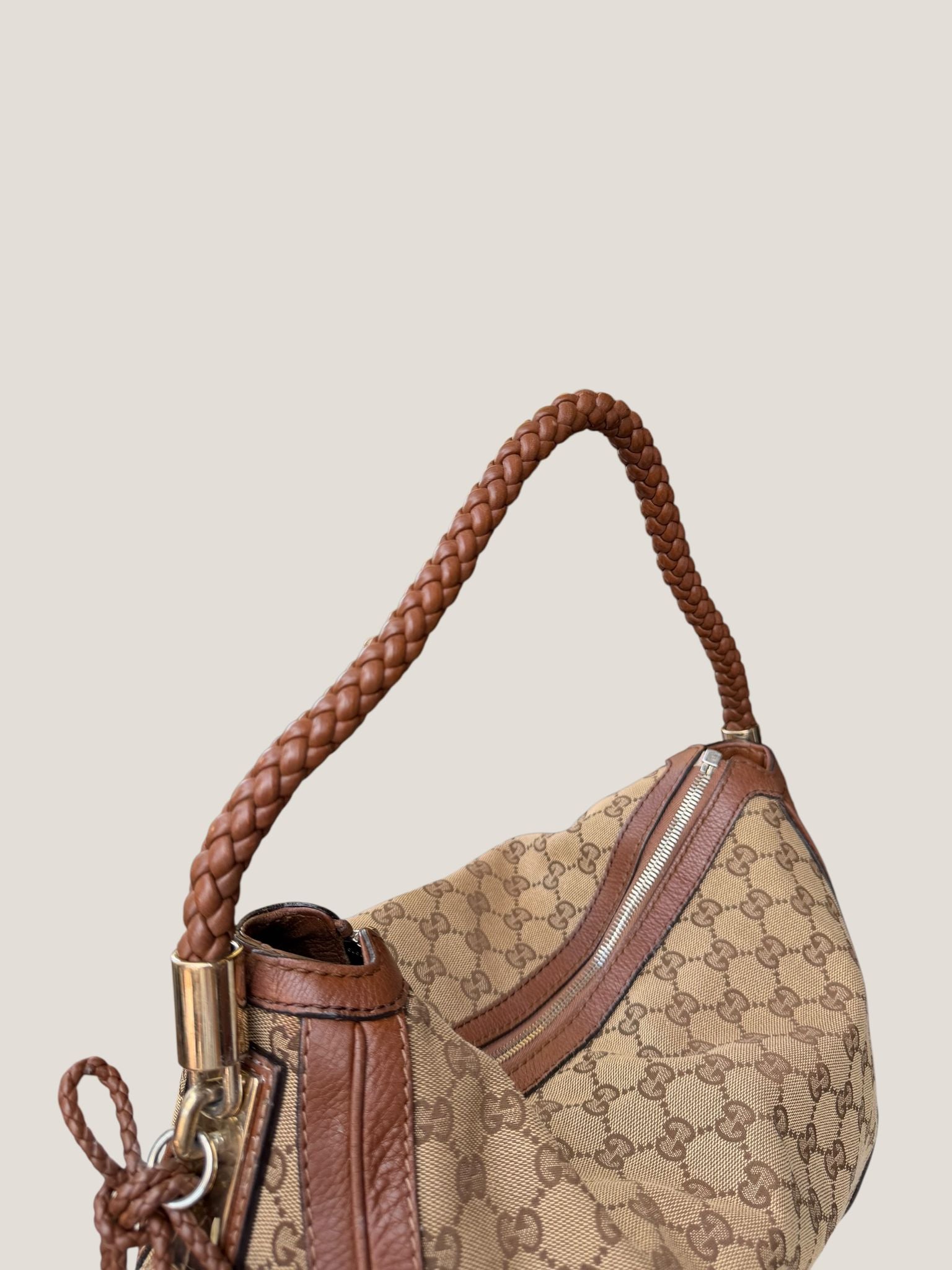 Gucci Bella Hobo in tela GG