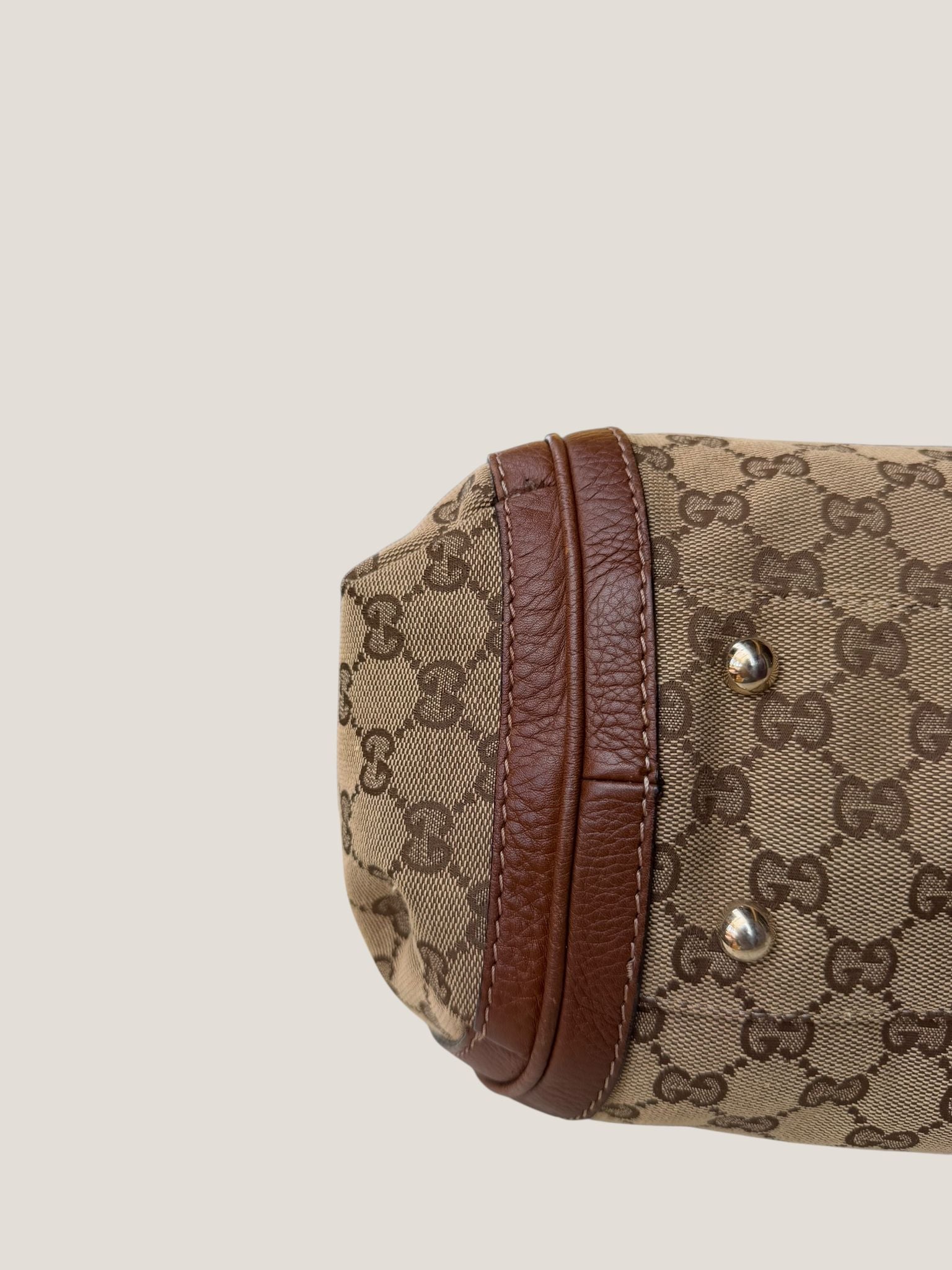 Gucci Bella Hobo in tela GG