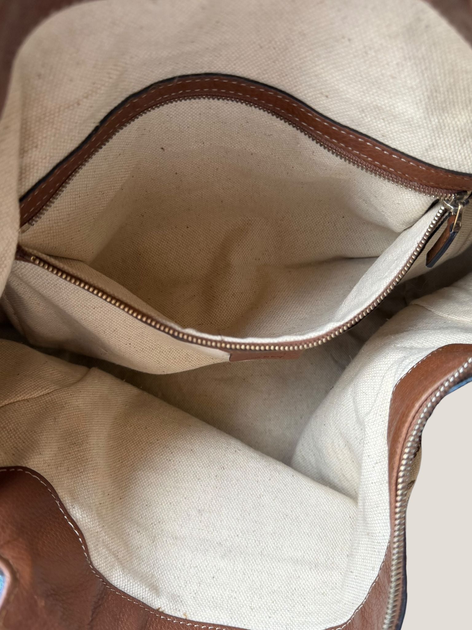 Gucci Bella Hobo in tela GG