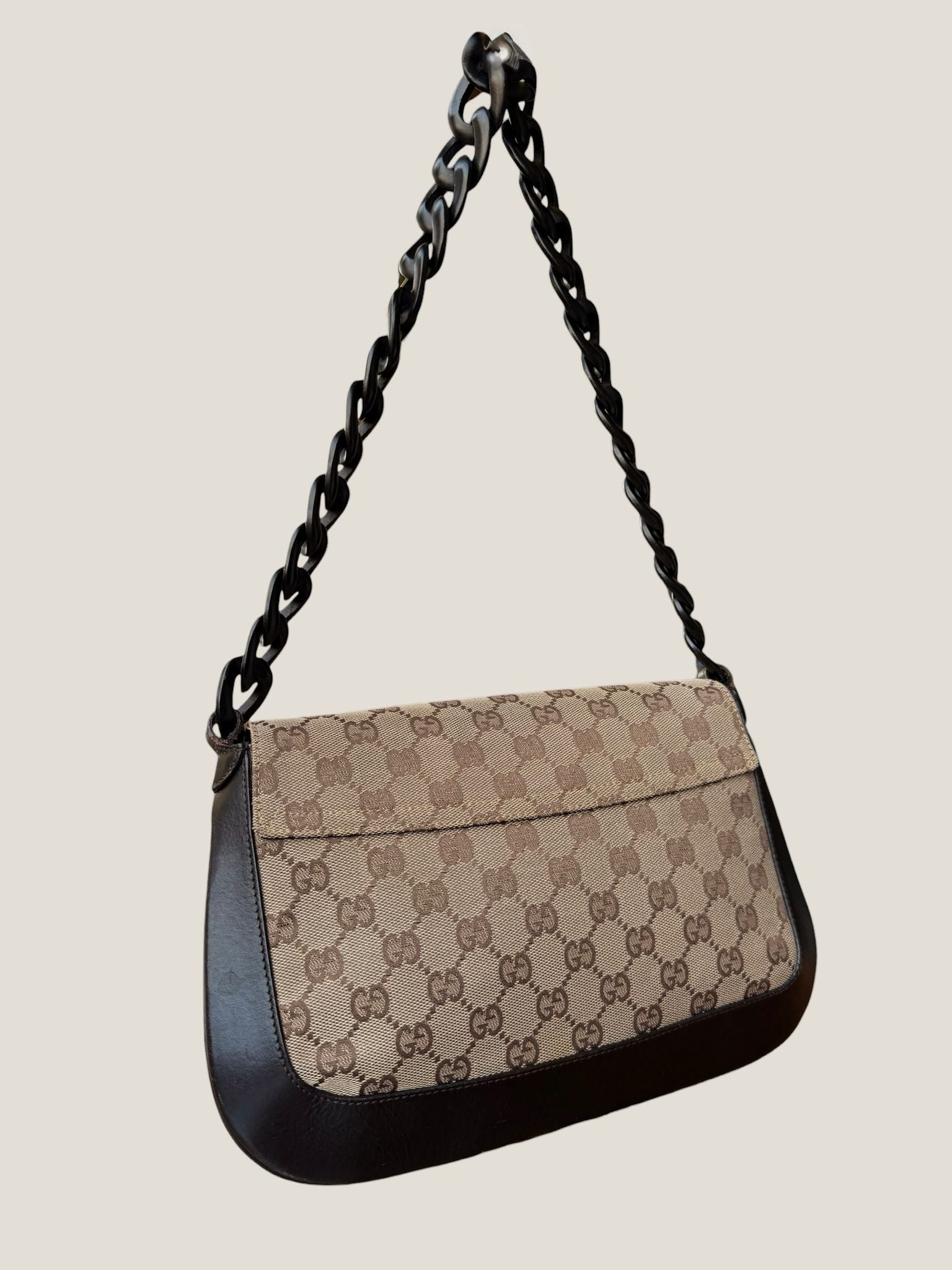 Gucci Hobo con catena resina