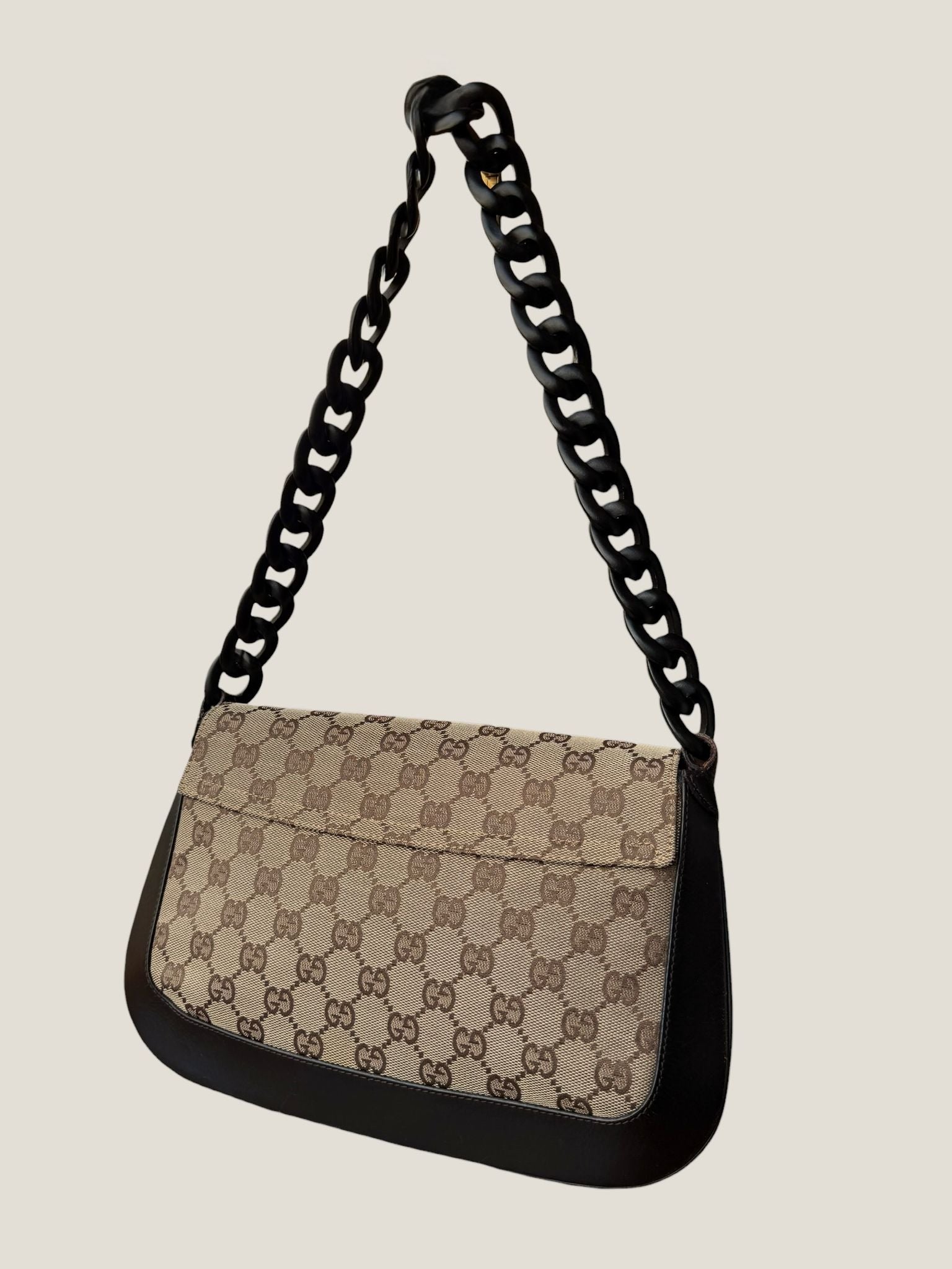 Gucci Hobo con catena resina