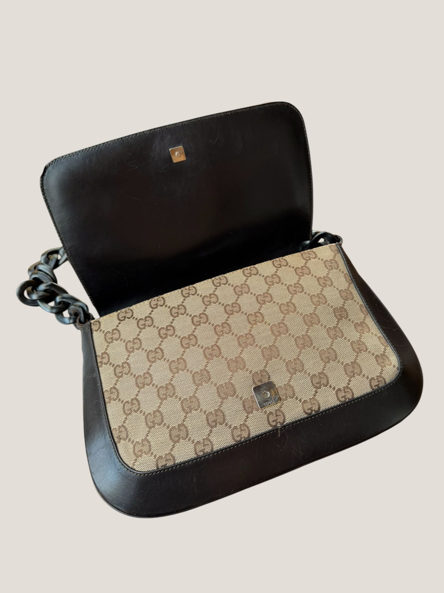 Gucci Hobo con catena resina