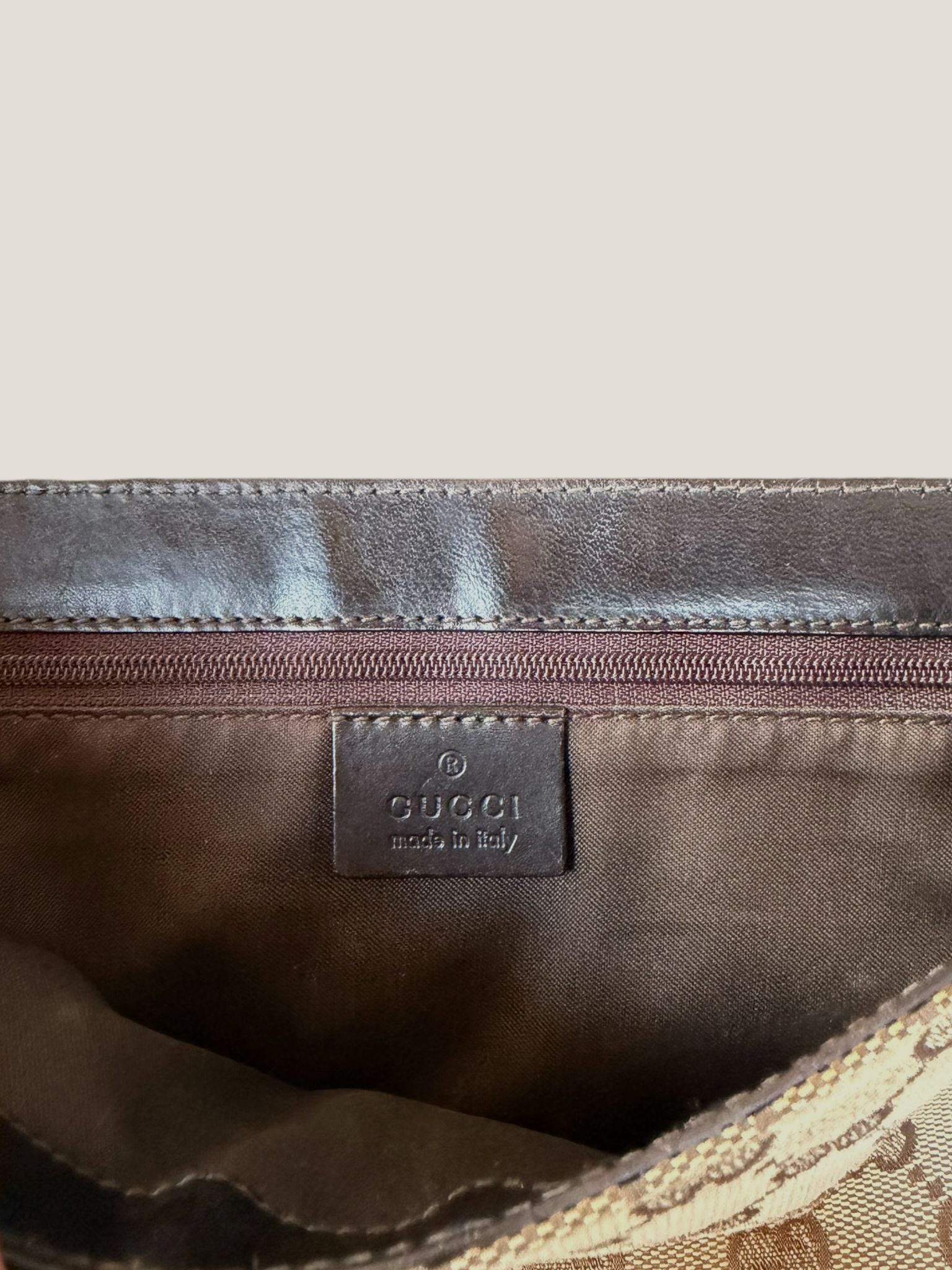 Gucci Hobo con catena resina