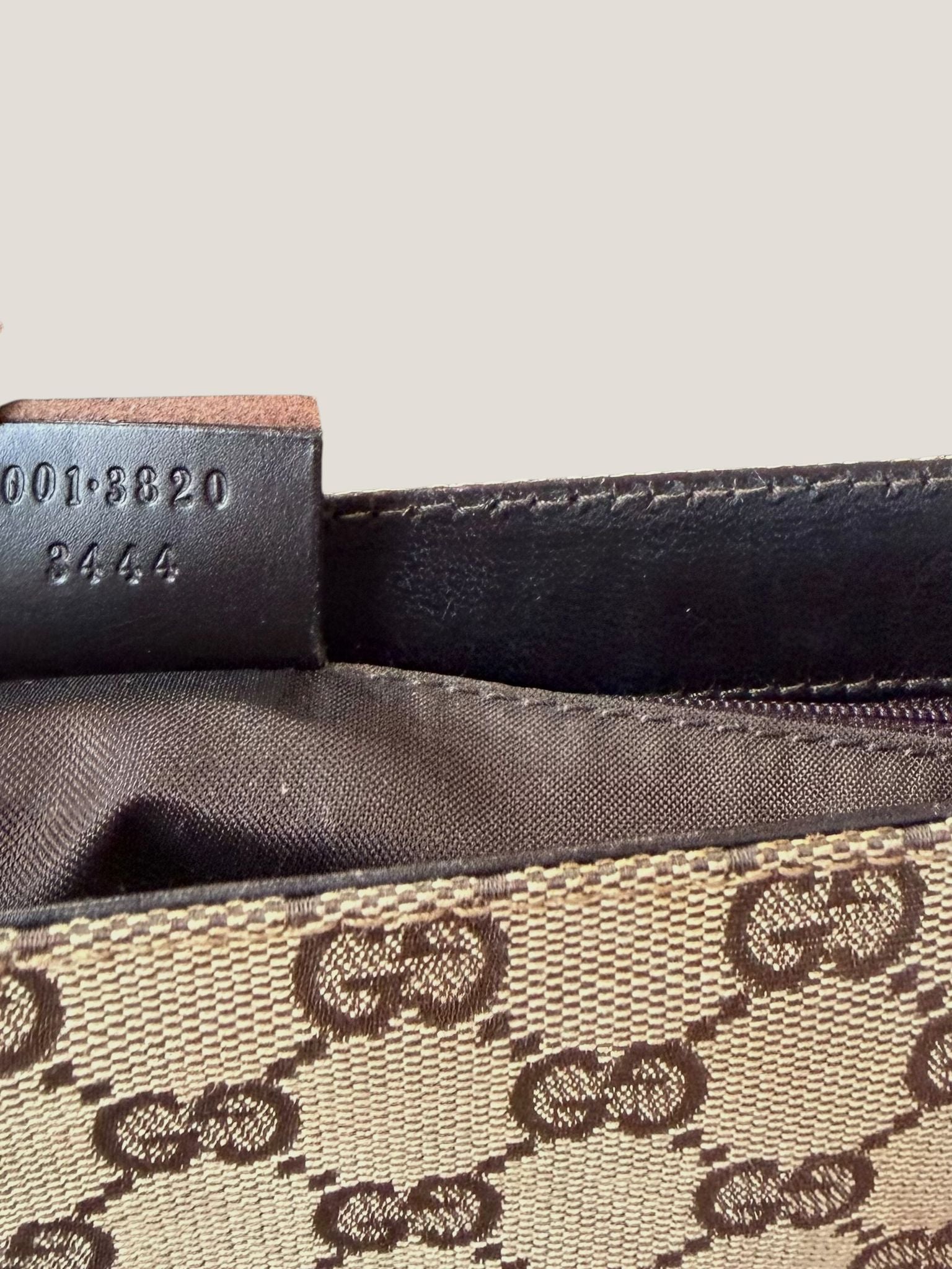 Gucci Hobo con catena resina