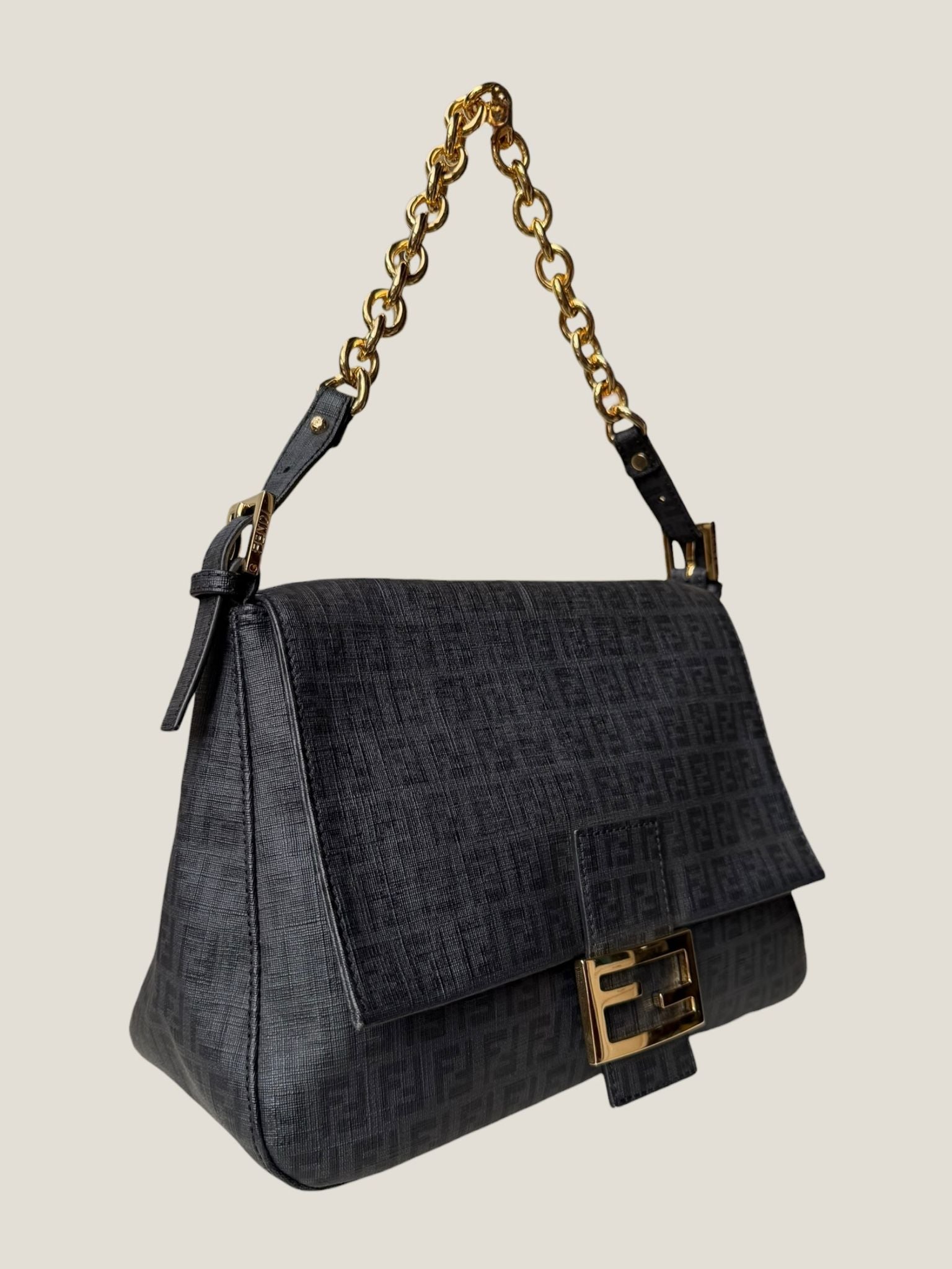 Fendi Mamma Baguette in catena oro