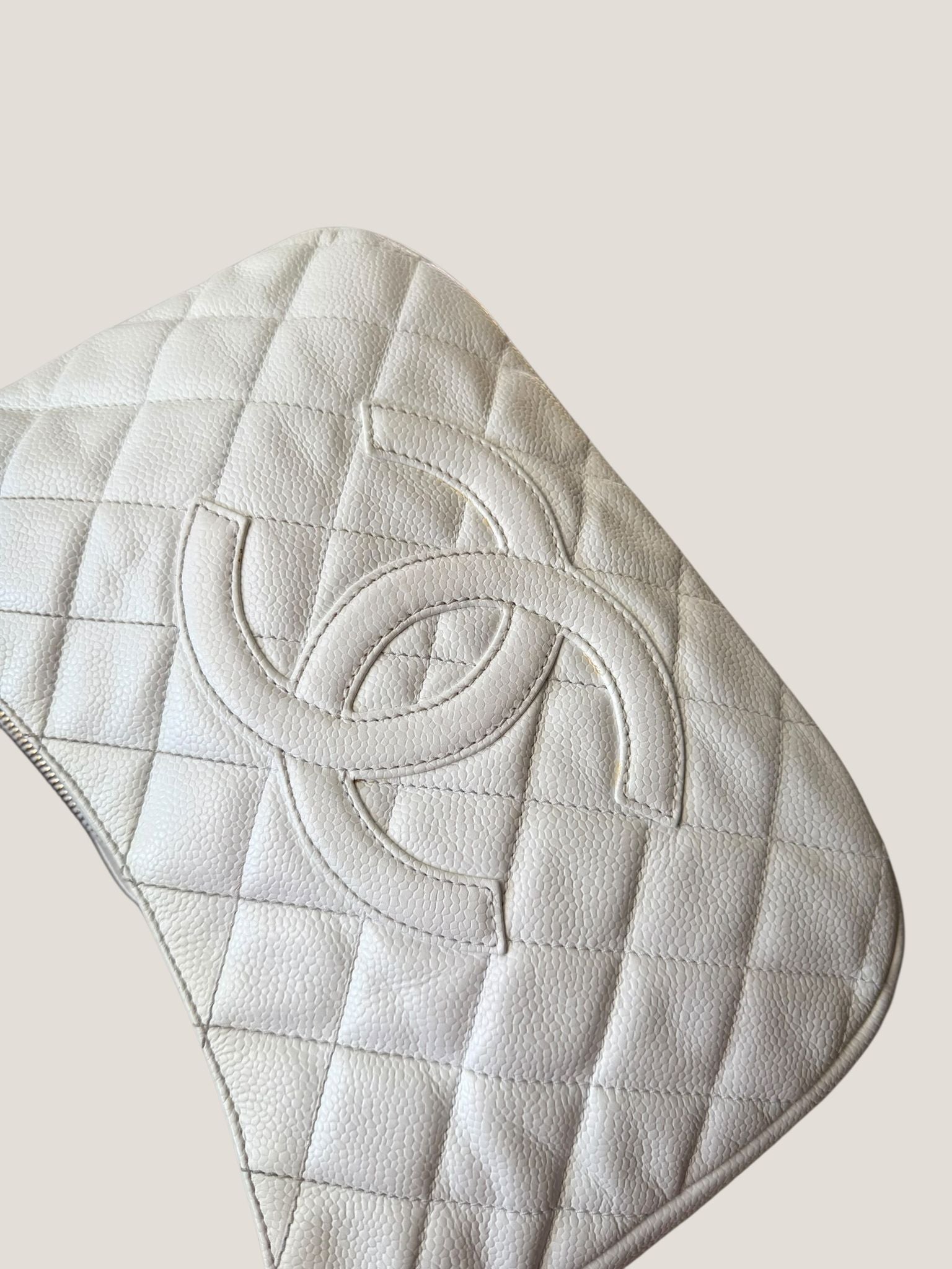 Chanel Hobo Matelassé Caviar Bianca