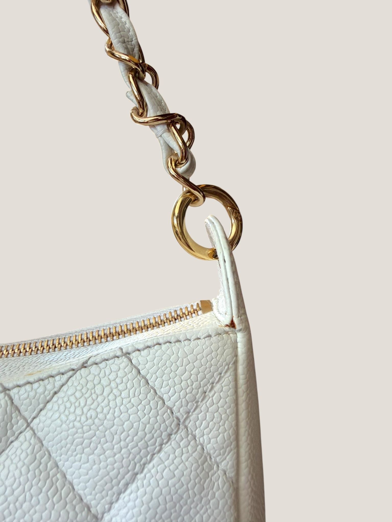 Chanel Hobo Matelassé Caviar Bianca