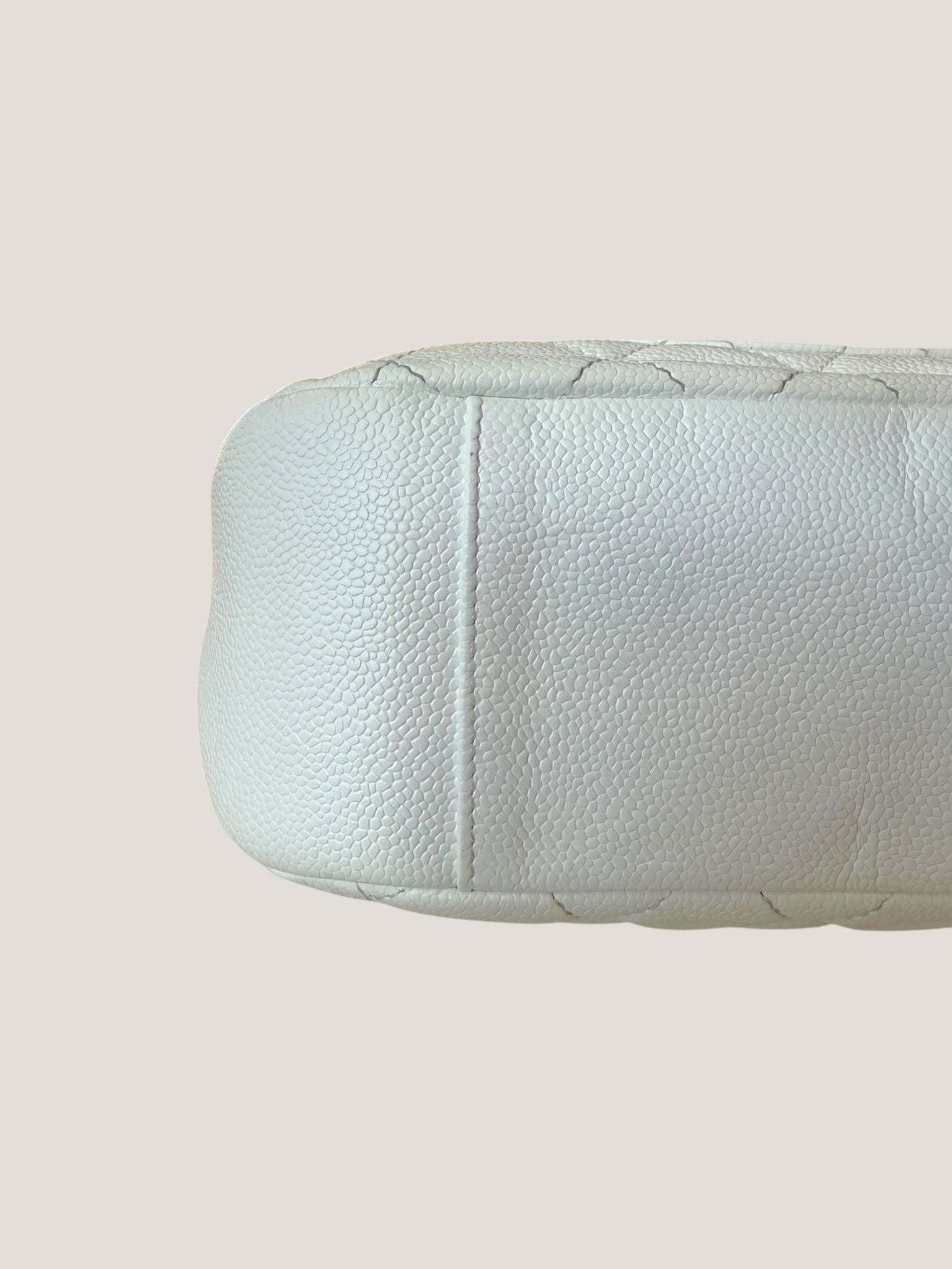 Chanel Hobo Matelassé Caviar Bianca