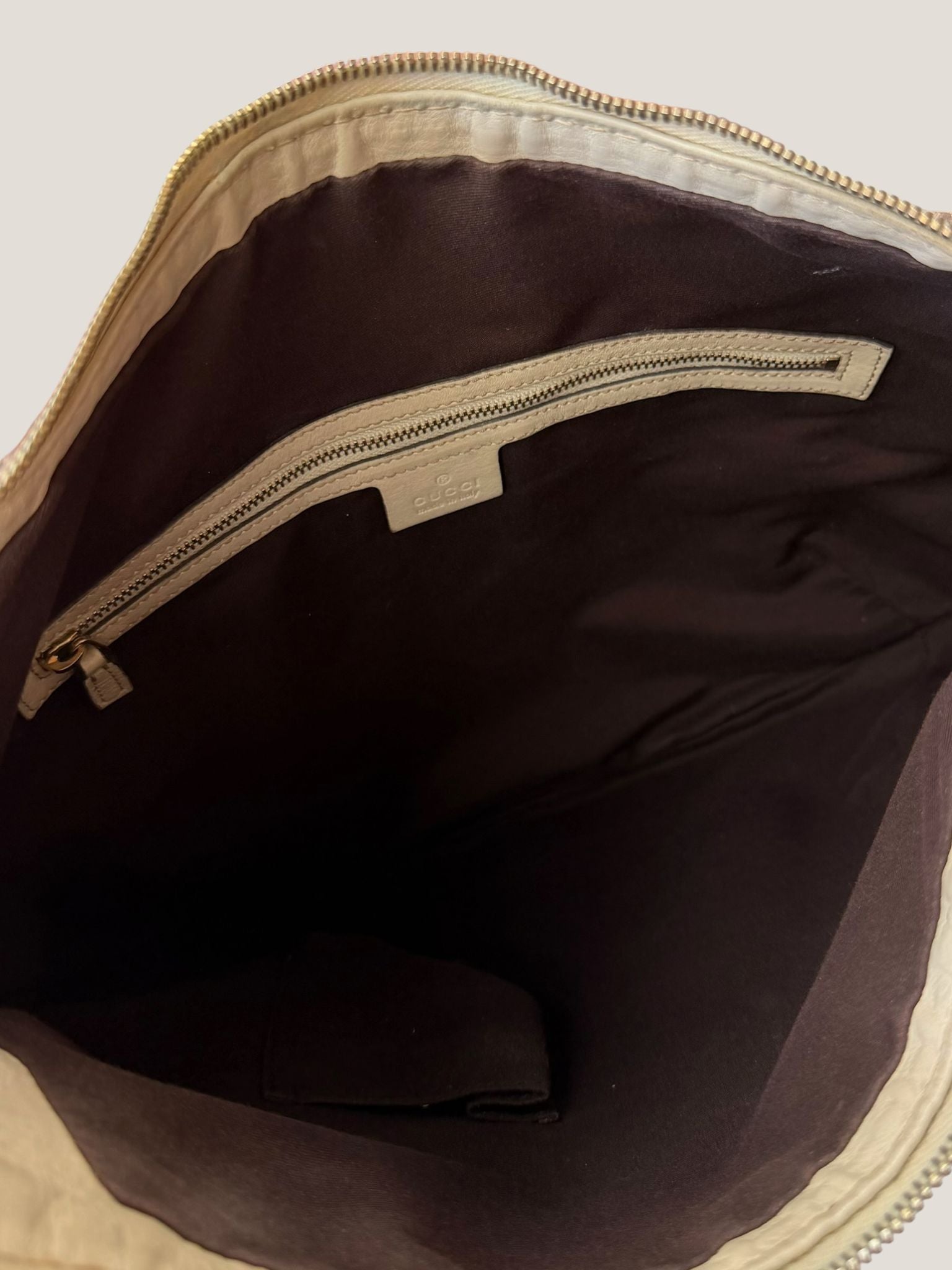 Gucci Charlotte Hobo GG Canvas con Maxi G Dorata