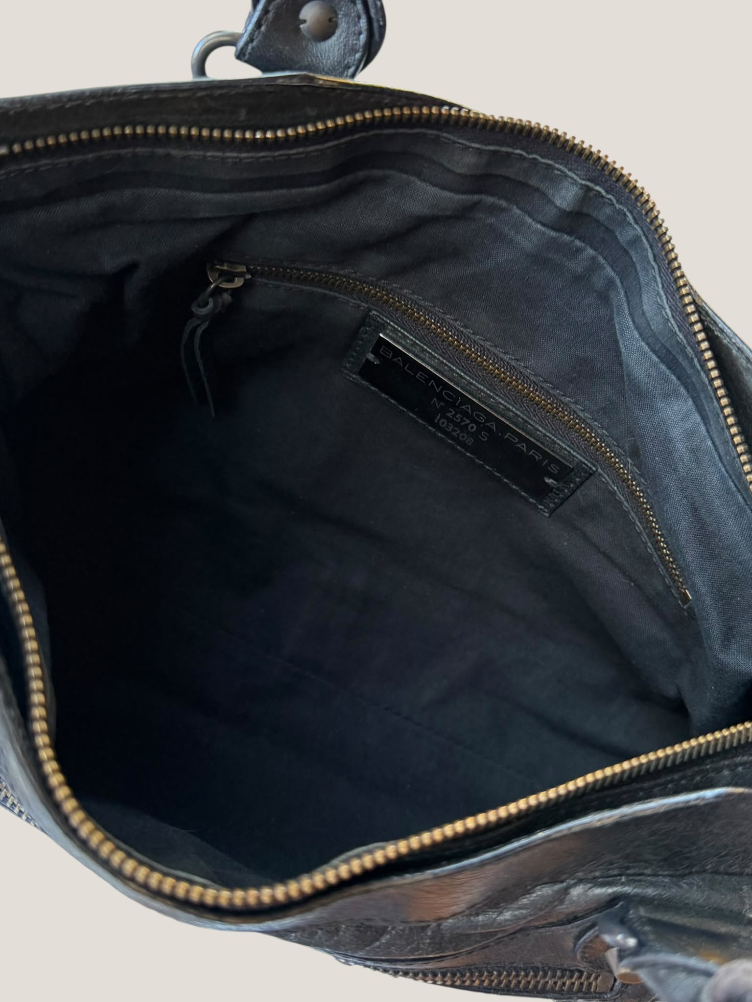 Balenciaga First Nera