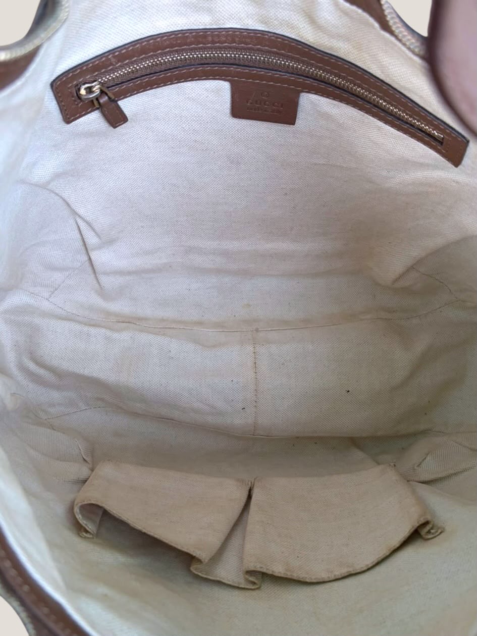 Gucci Hobo GG Supreme