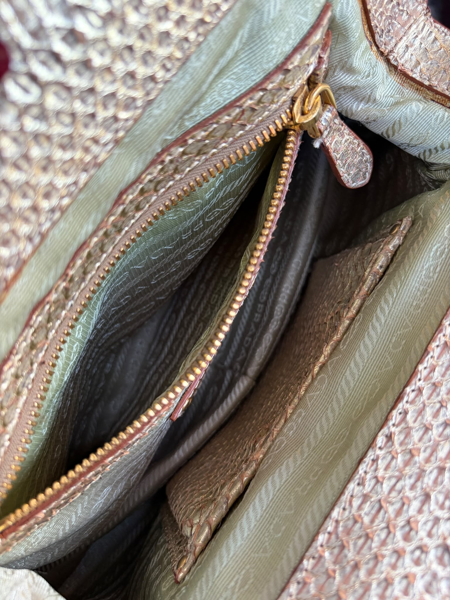 Prada Raffia e Pitone