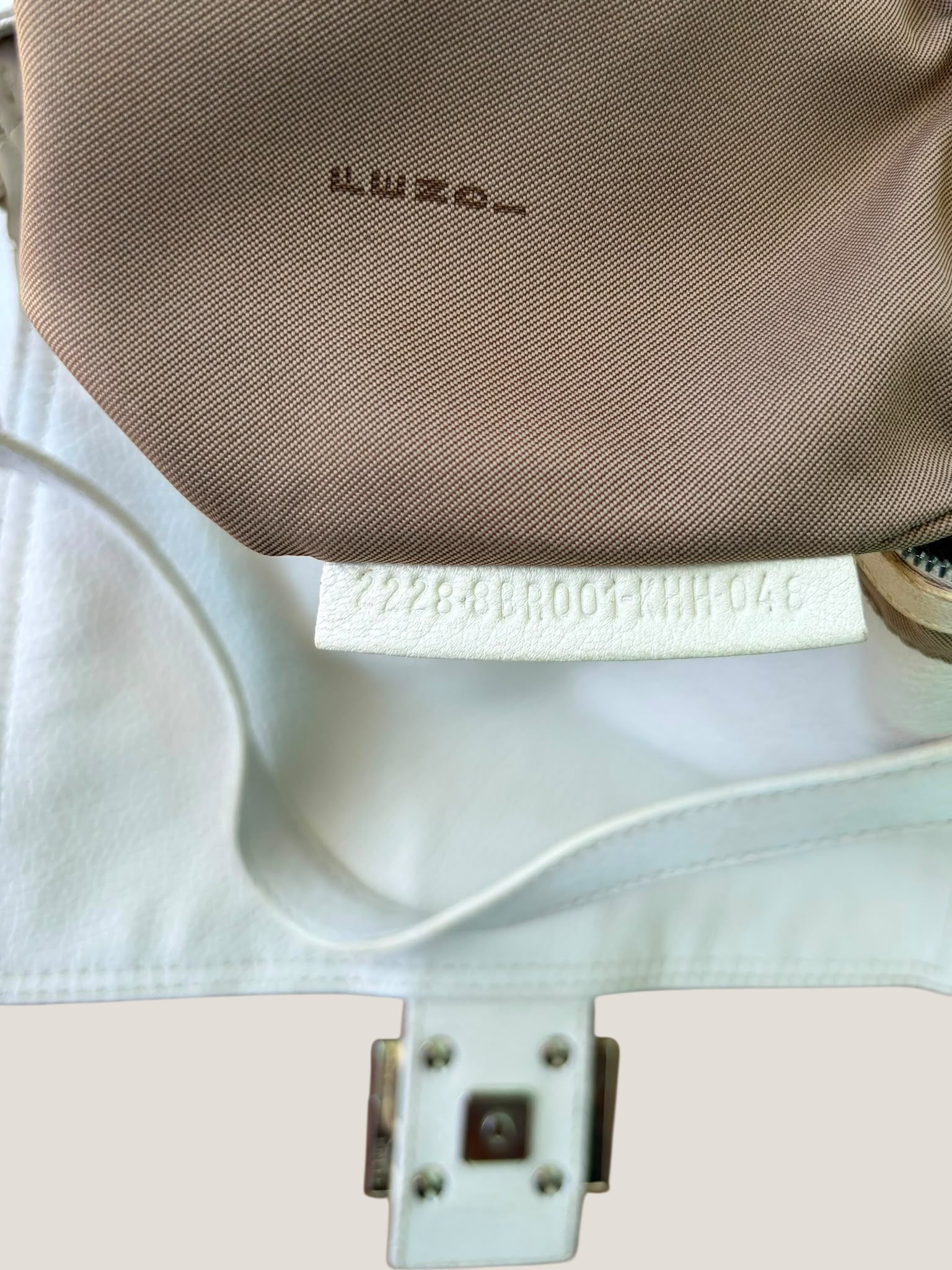 Fendi Mamma Baguette in Pelle Bianca