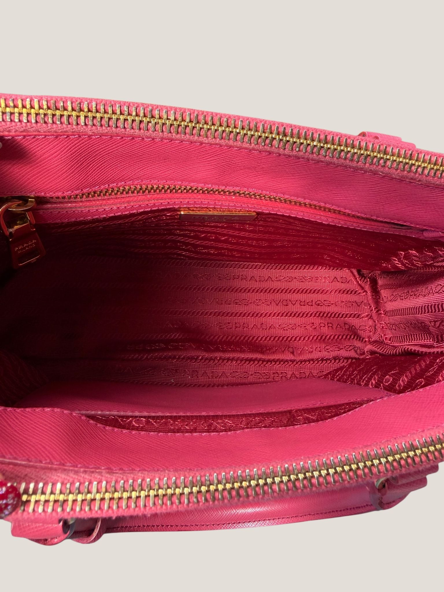 Prada Galleria Mini 25