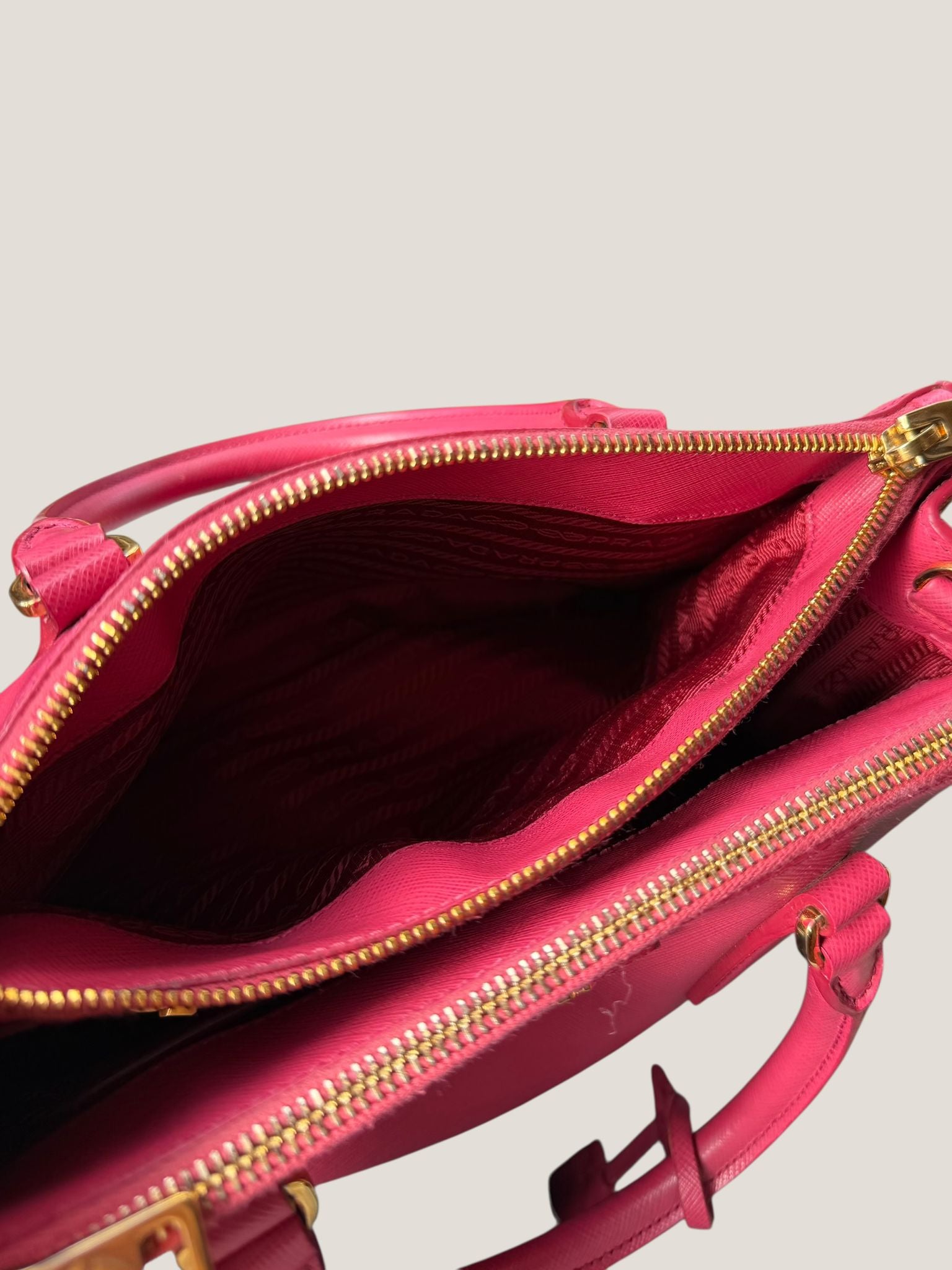 Prada Galleria Mini 25