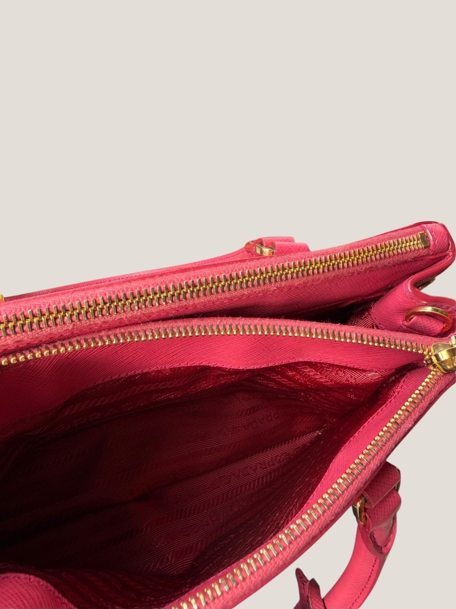 Prada Galleria Mini 25