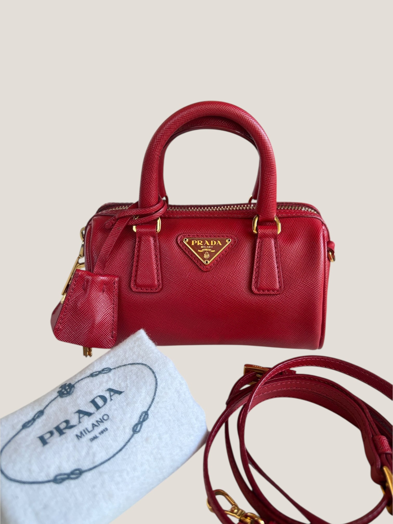 Prada Mini Bauletto in pelle Saffiano rossa