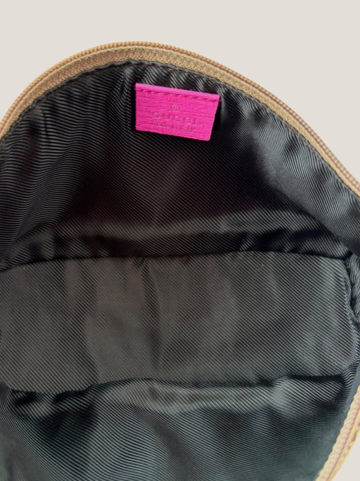 Gucci Pochette GG