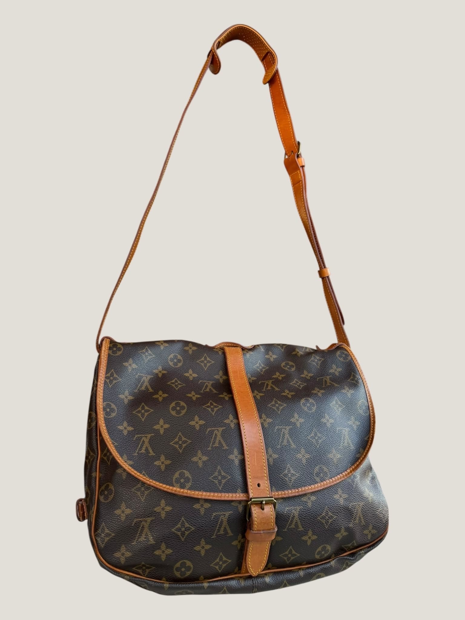 Louis Vuitton Saumur 35