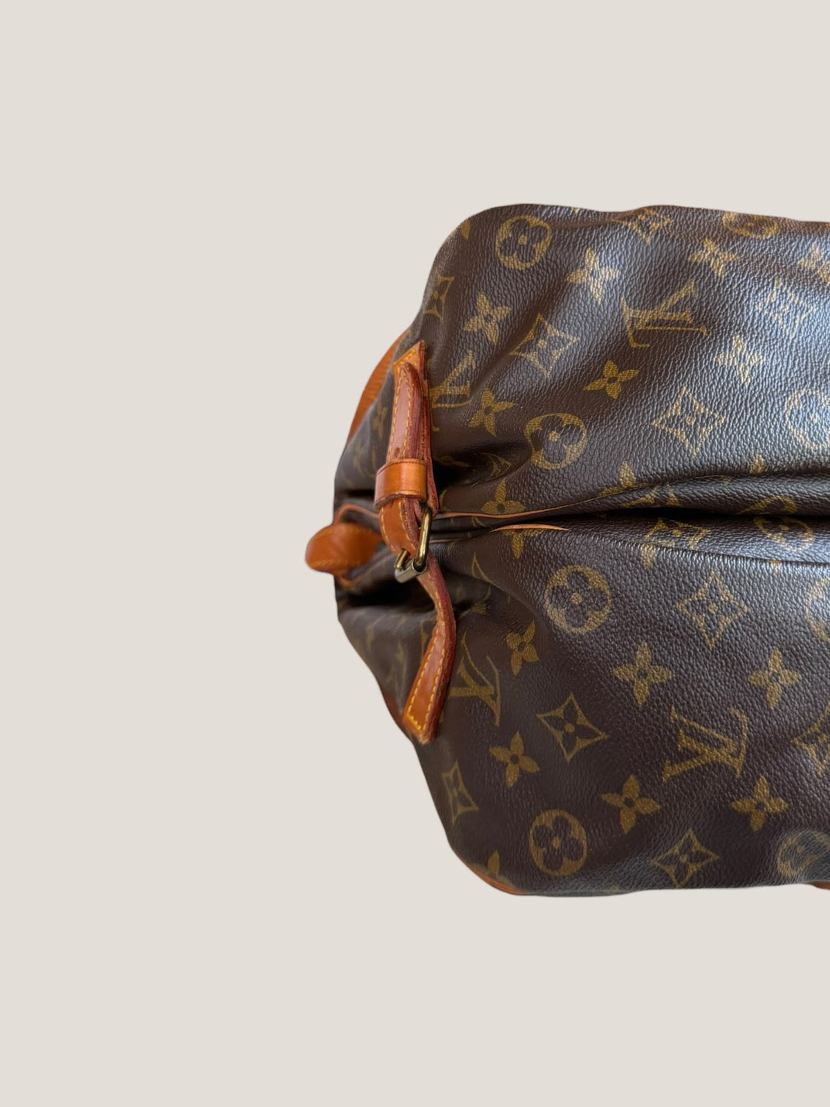 Louis Vuitton Saumur 35