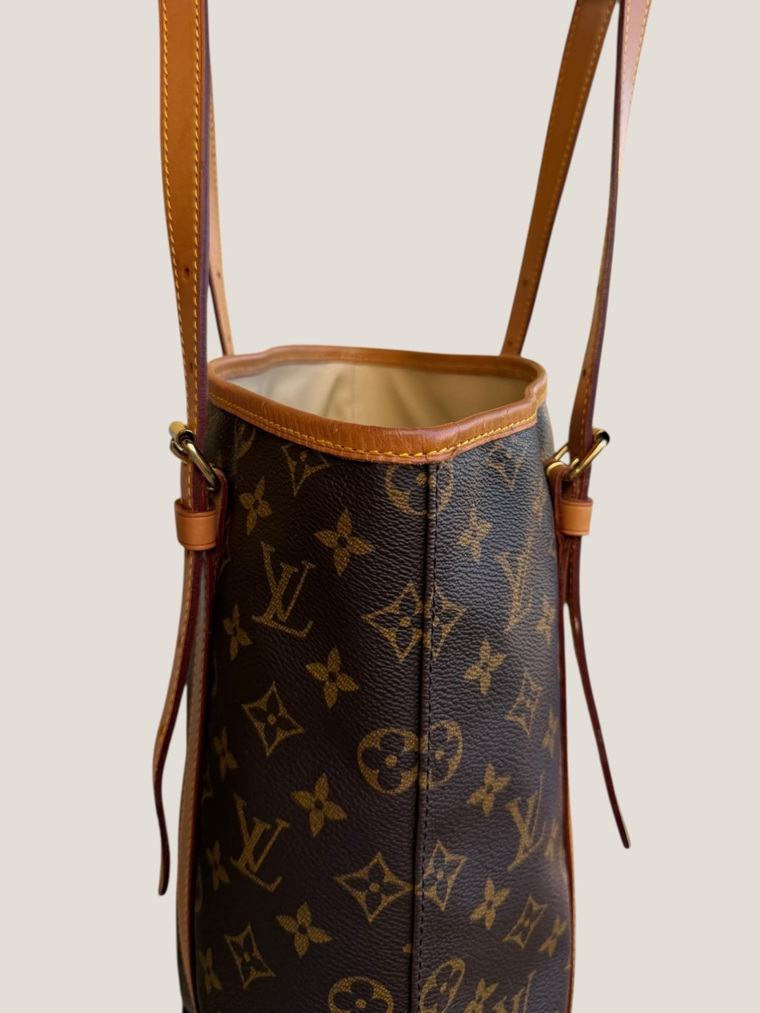 Louis Vuitton Bucket GM Monogram