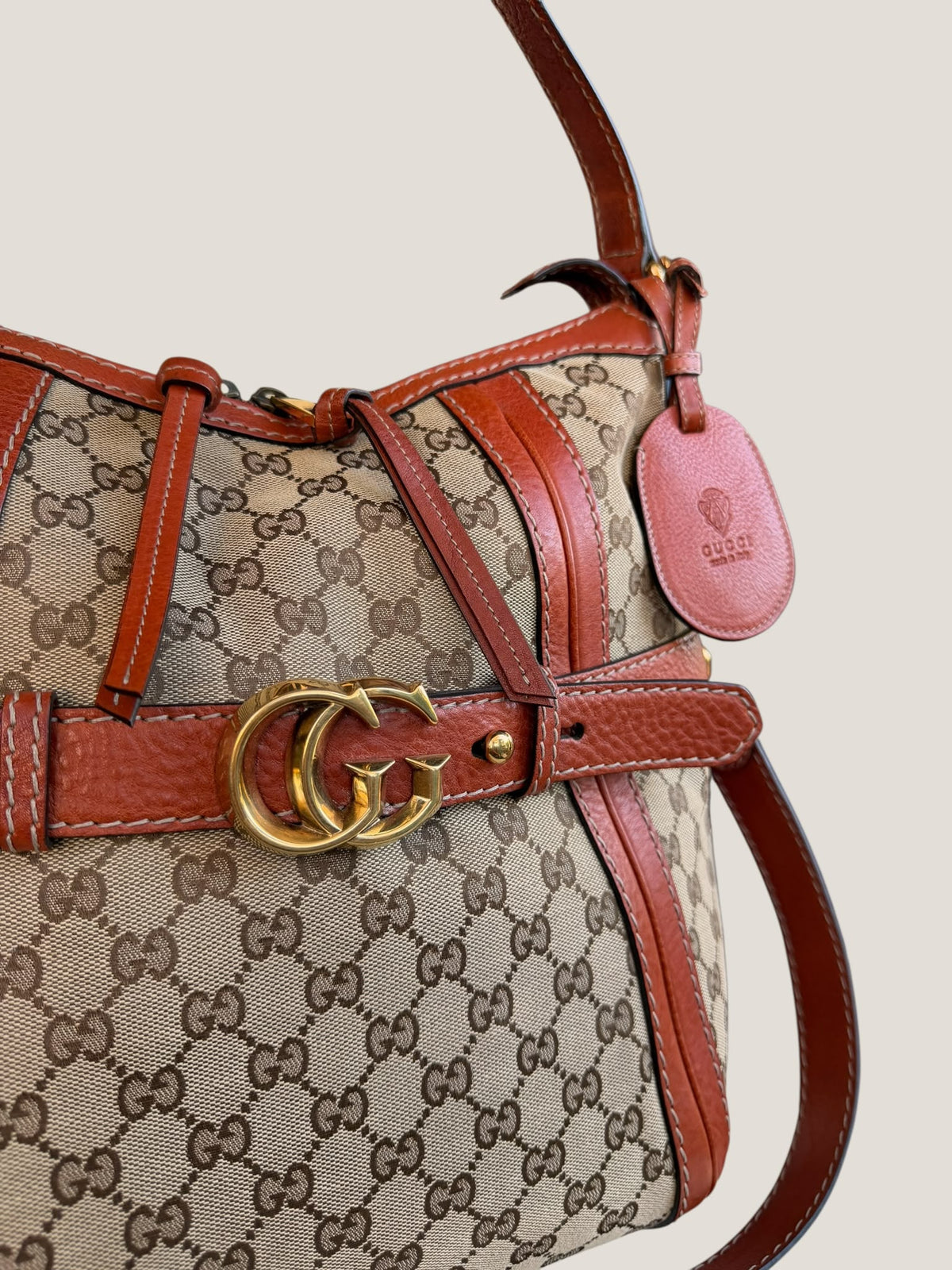 Gucci Hobo GG con cintura