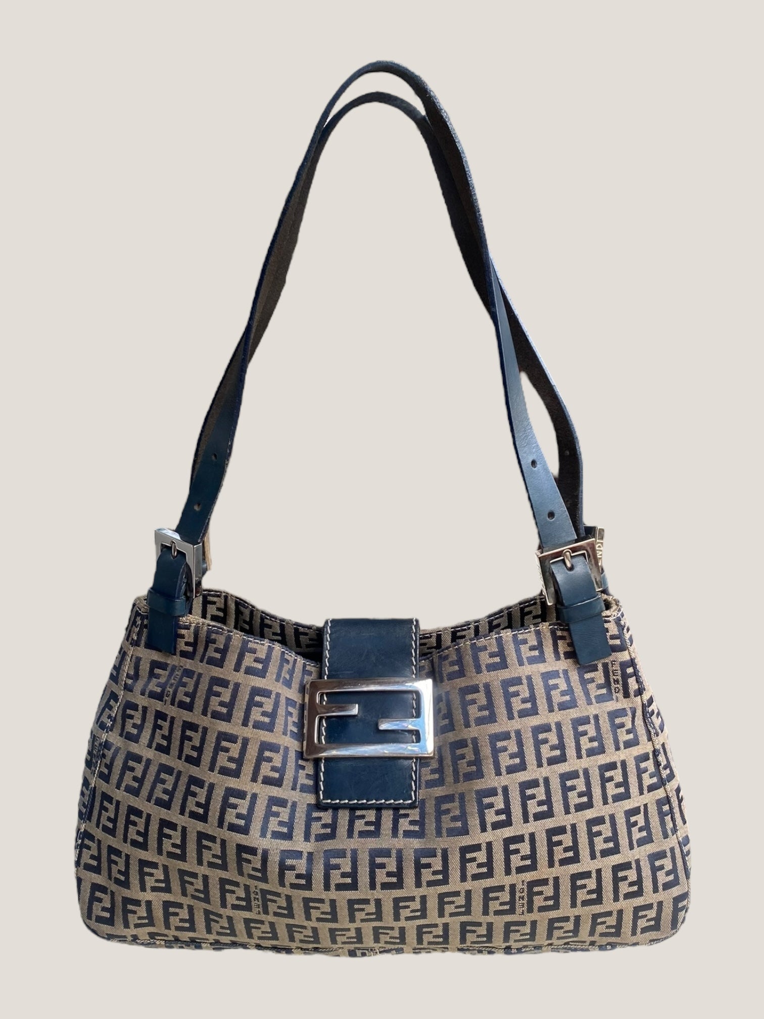 Fendi Baguette in tela con monogramma FF ricamato blu