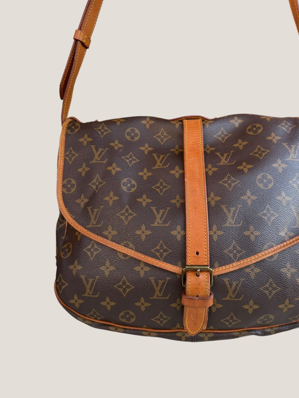 Louis Vuitton Saumur 35