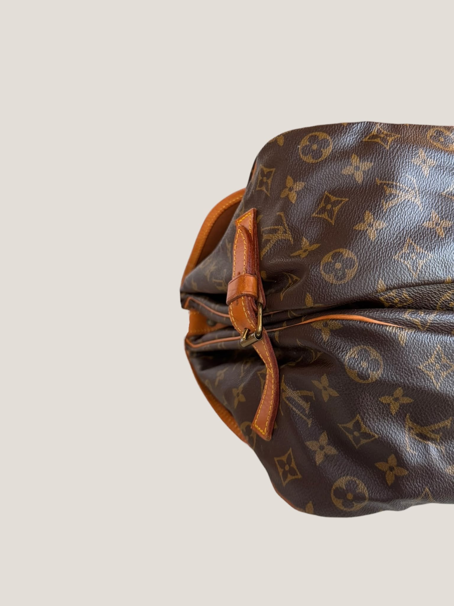 Louis Vuitton Saumur 35