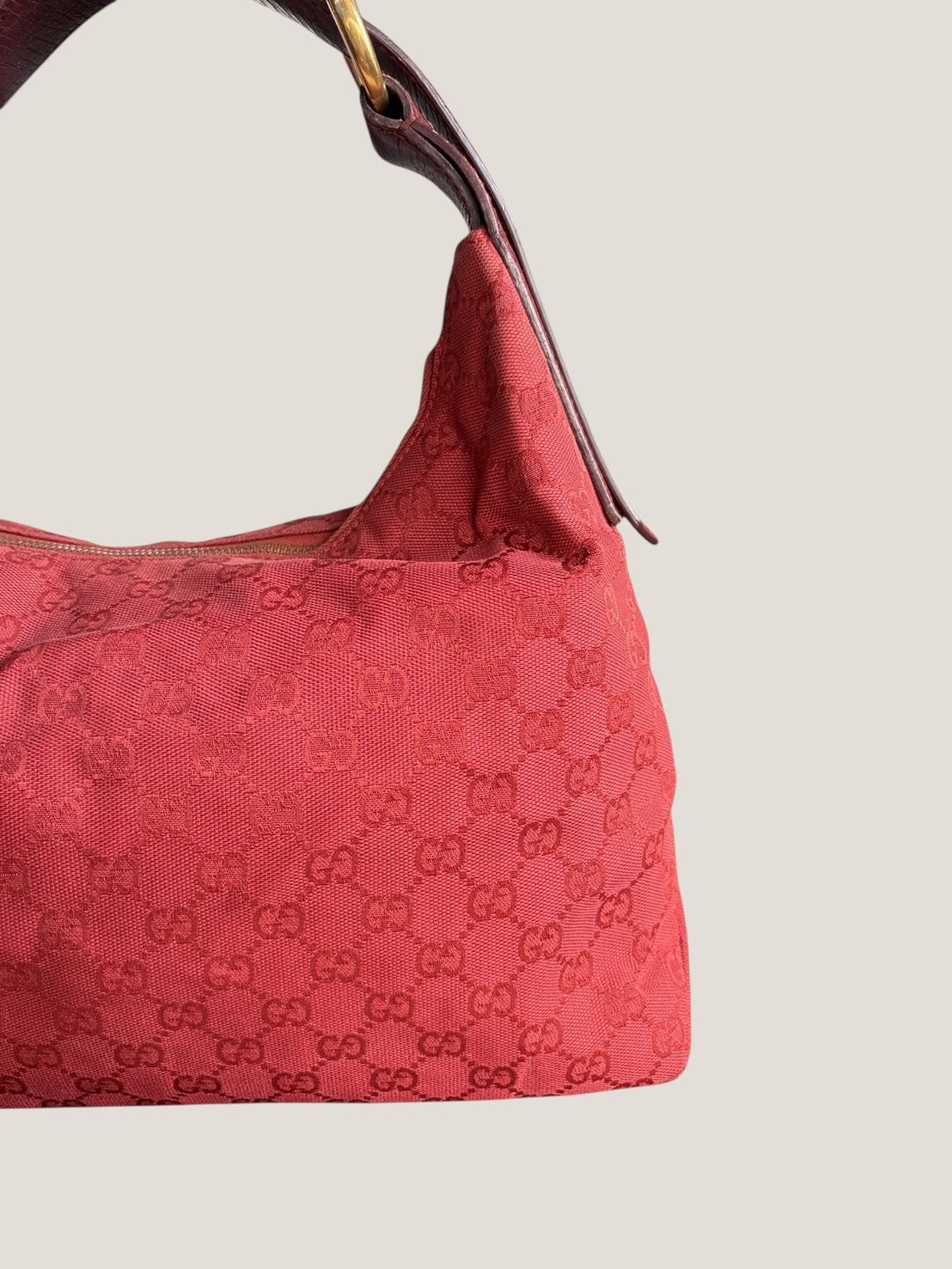 Gucci Hobo Horsebit in tessuto monogram rosso