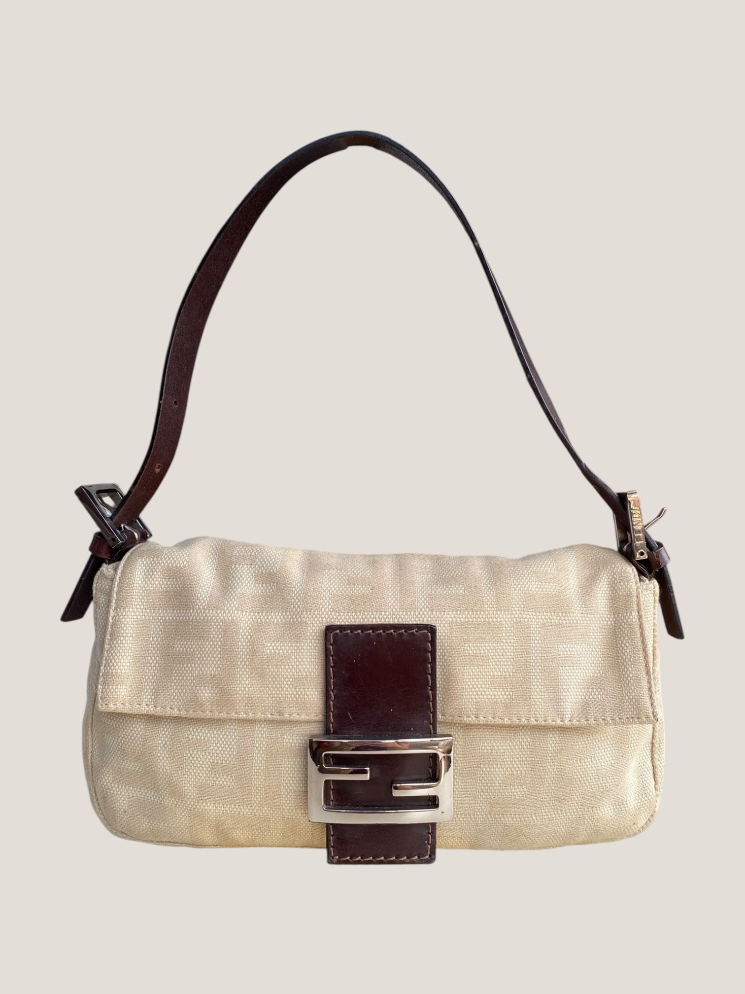 Fendi Baguette in tessuto beige