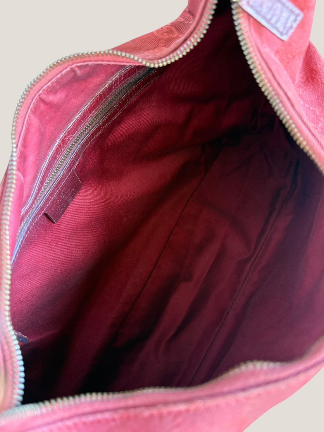 Gucci Hobo Horsebit in tessuto monogram rosso