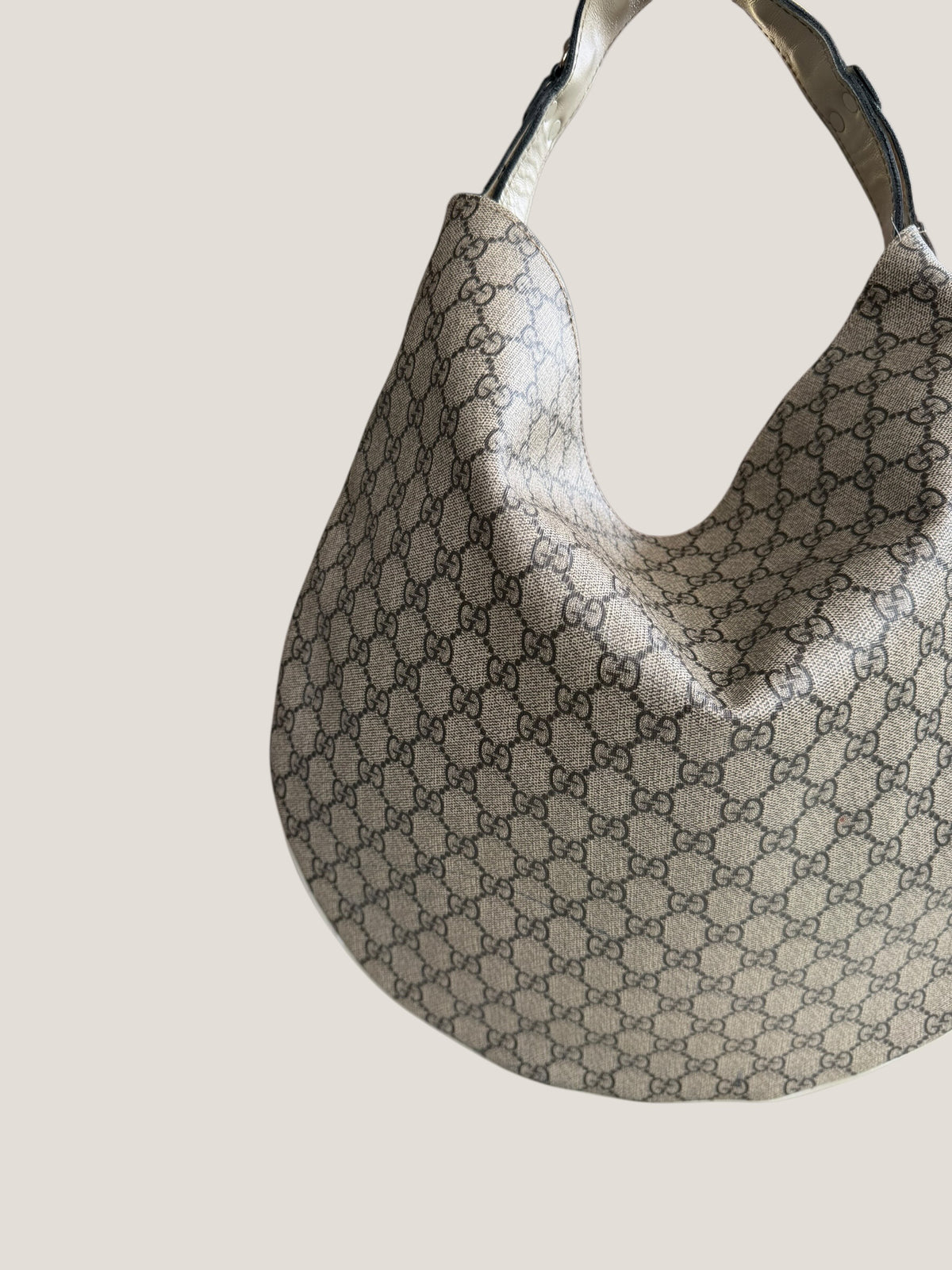 Gucci Hobo GG Supreme