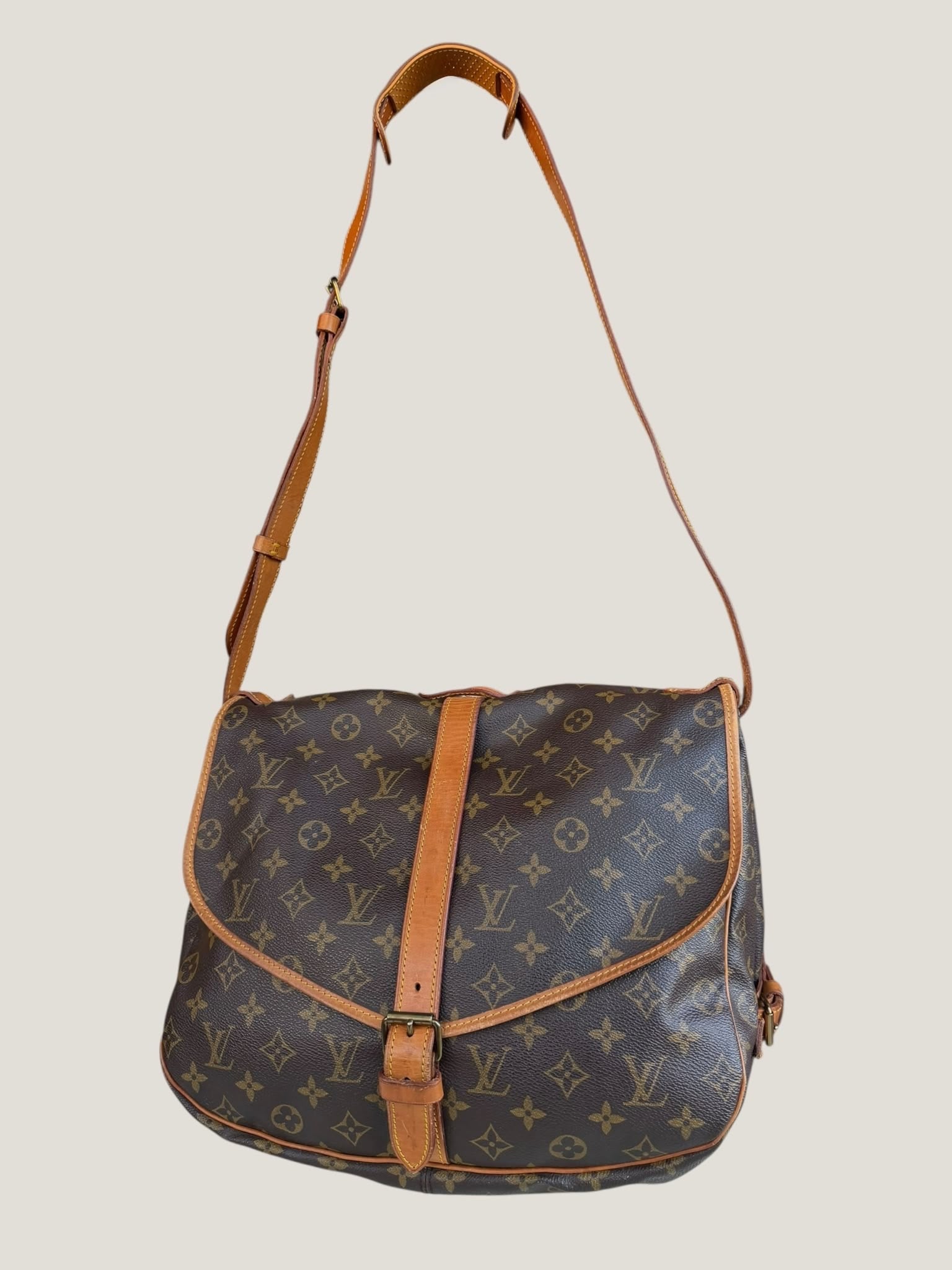 Louis Vuitton Saumur 35