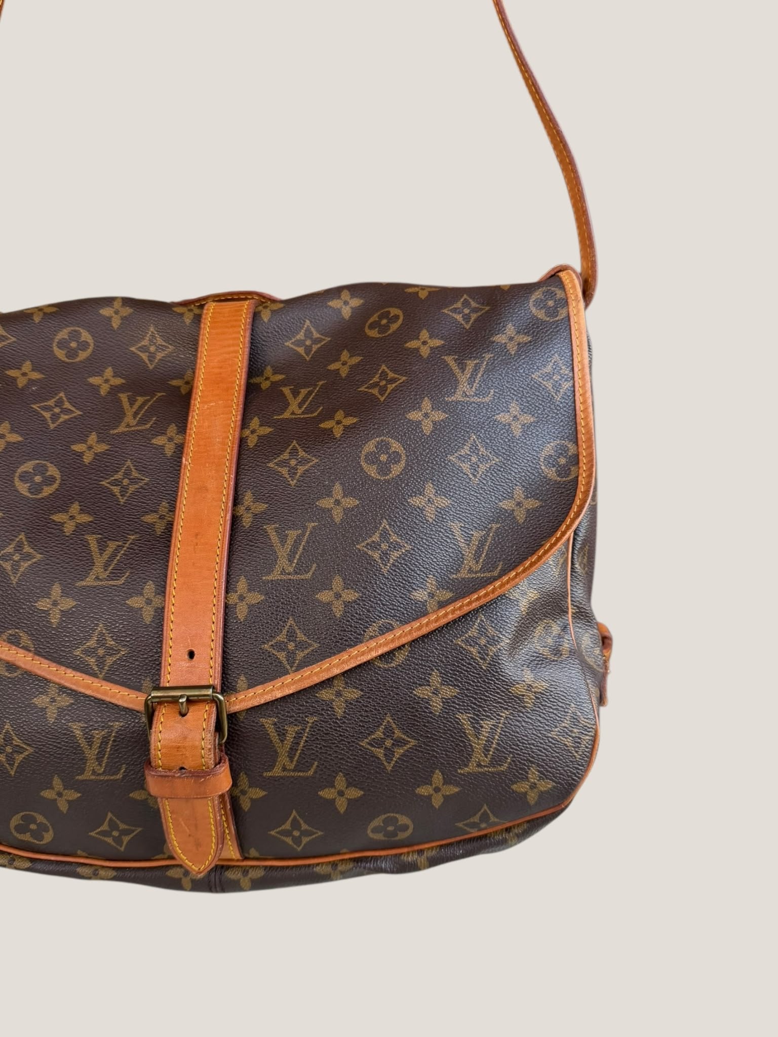 Louis Vuitton Saumur 35