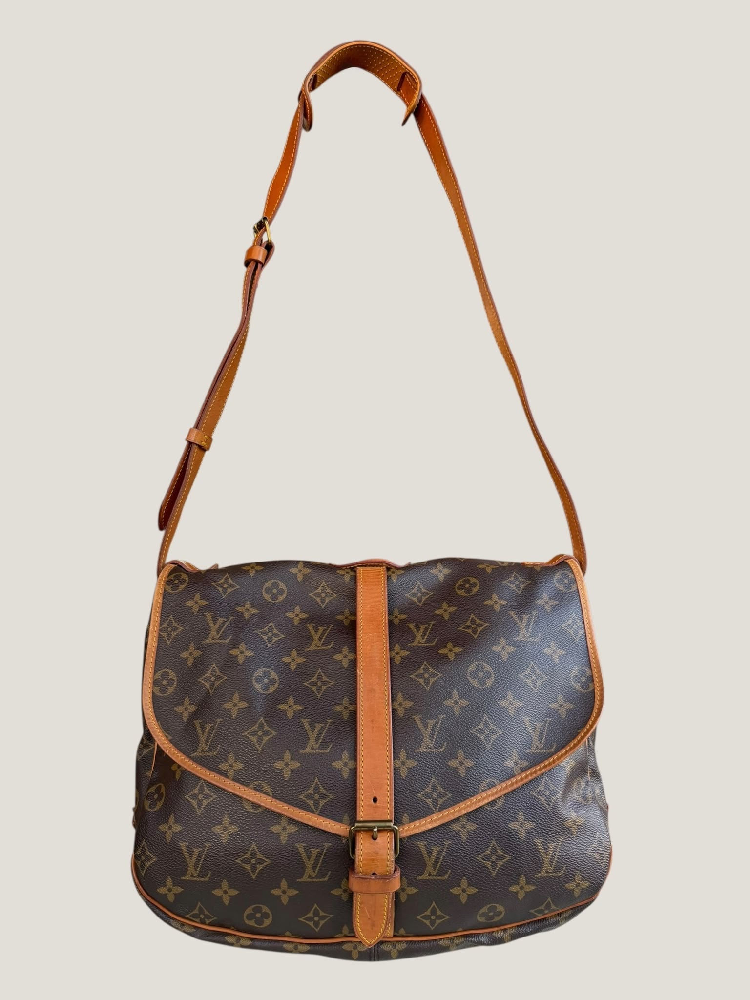 Louis Vuitton Saumur 35