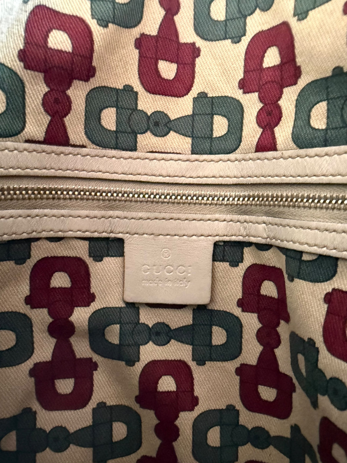 Gucci Hobo GG Supreme