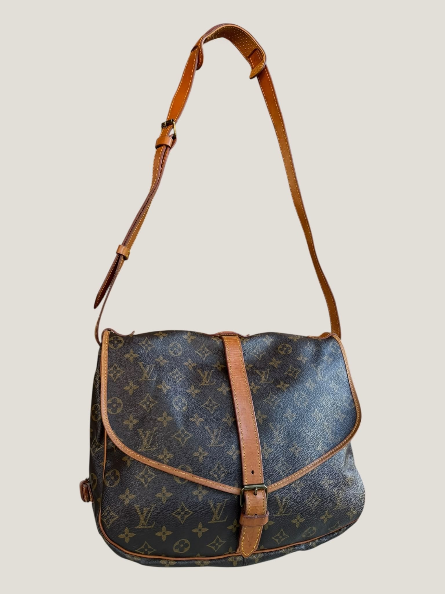 Louis Vuitton Saumur 35