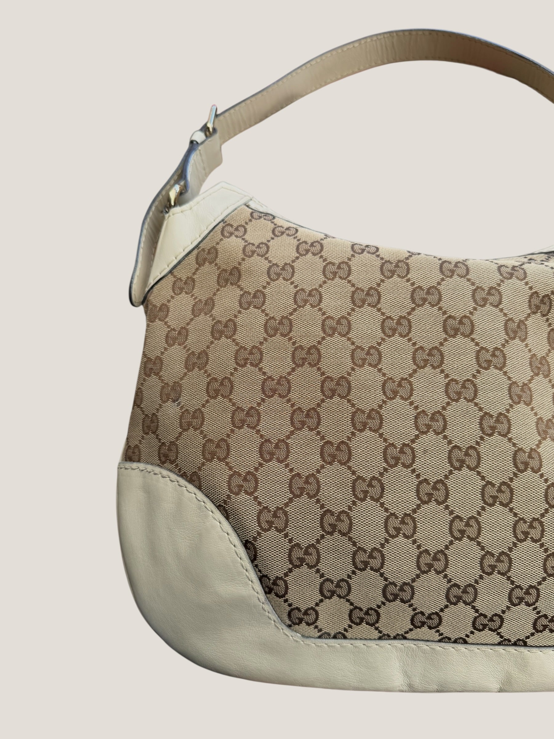 Gucci Charlotte Hobo GG Canvas con Maxi G Dorata