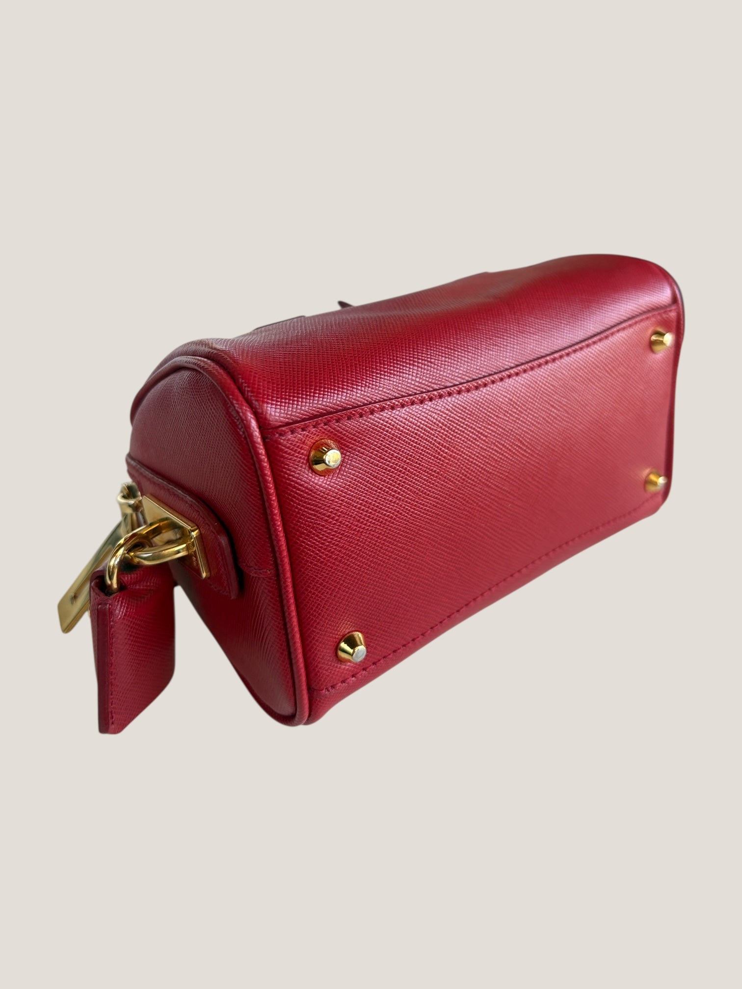 Prada Mini Bauletto in pelle Saffiano rossa